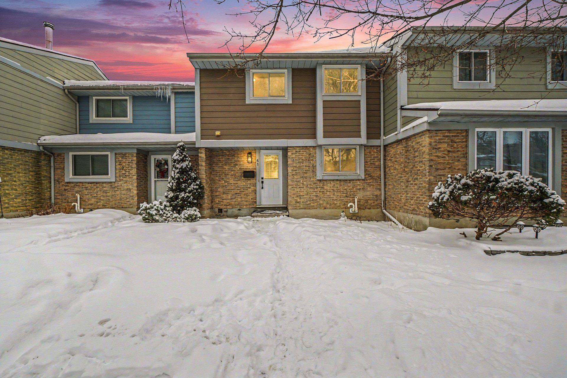 Blackburn Hamlet, ON K2V 0J2,2336 Orient Park DR #61