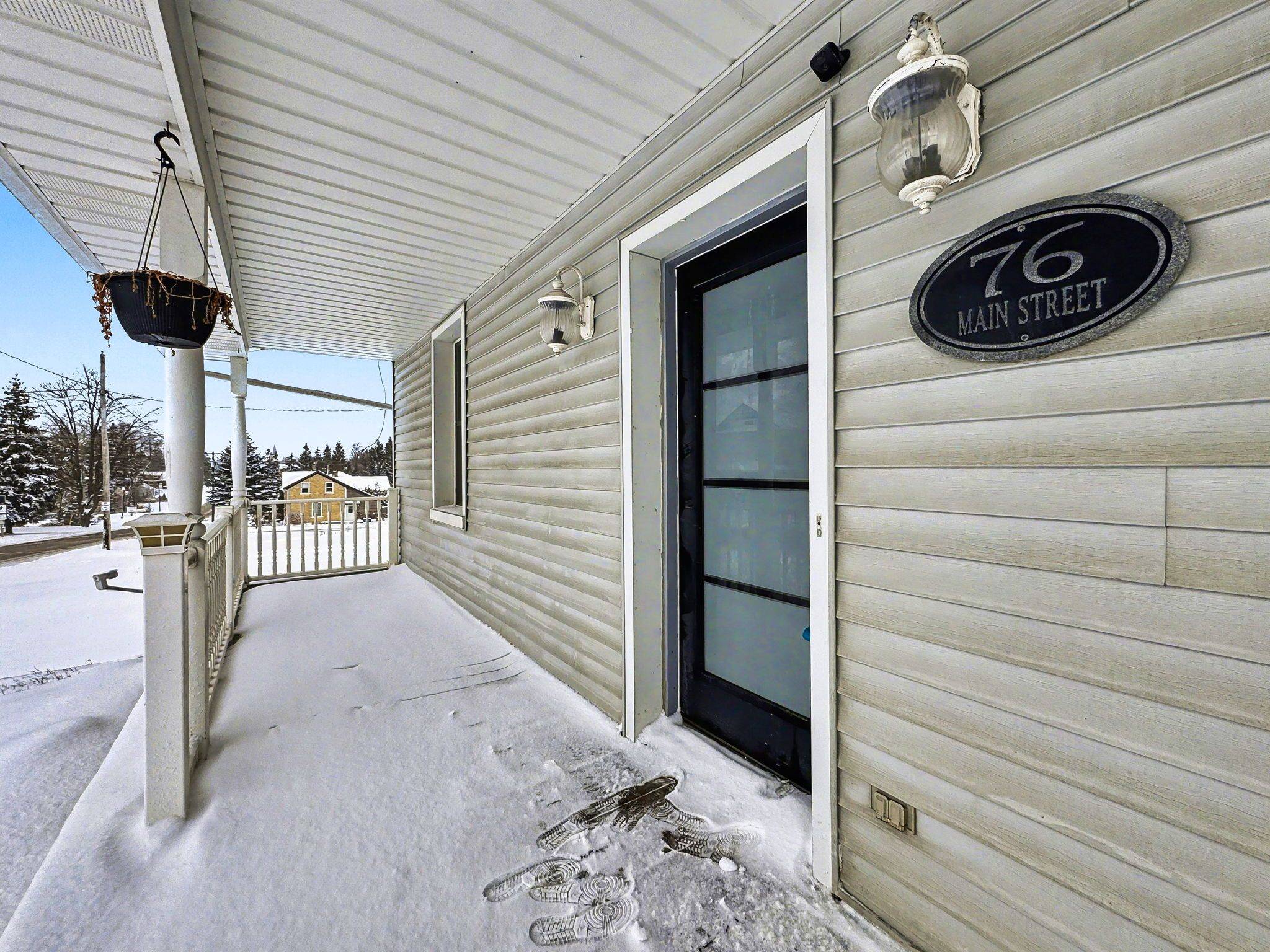 Mapleton, ON N0G 1P0,76 Main ST E