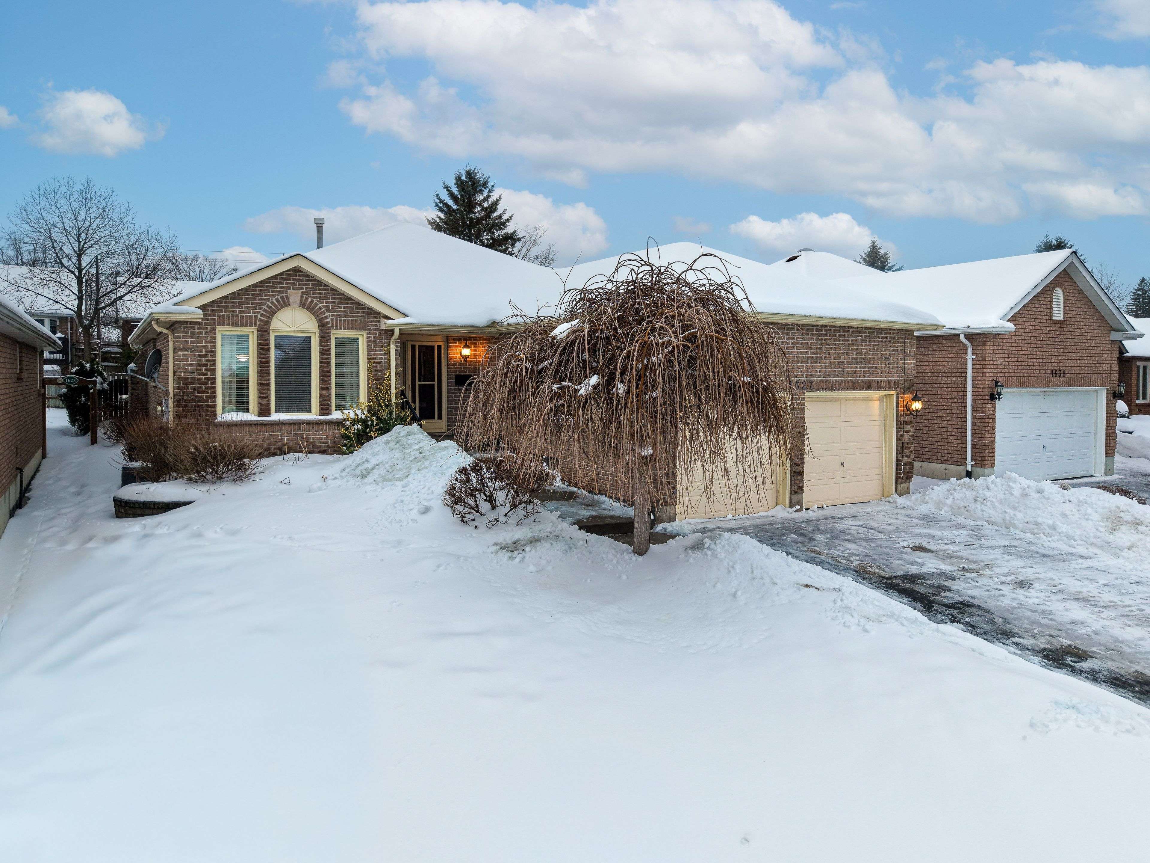 Peterborough, ON K9K 2C3,1627 Ramblewood DR