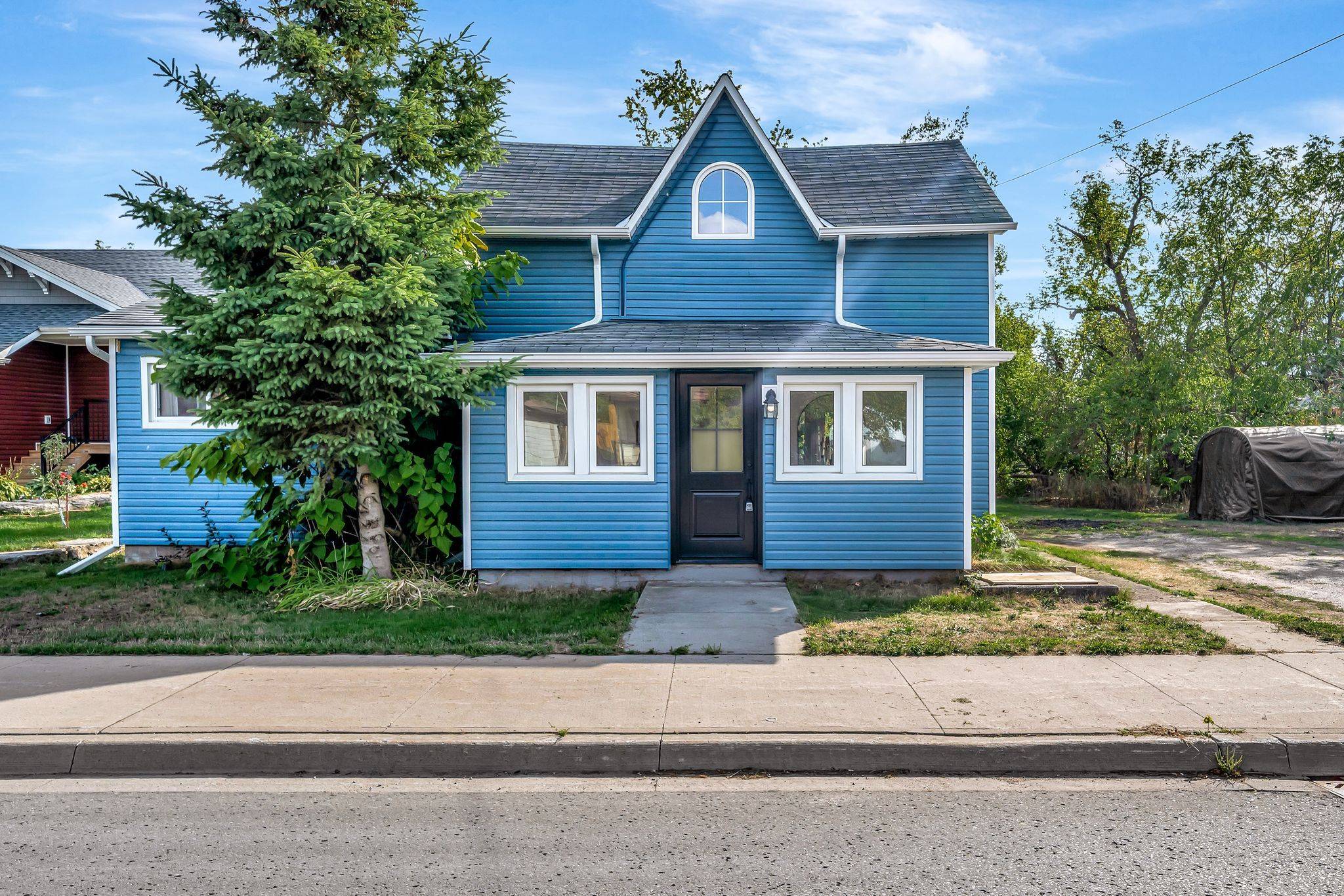 Kawartha Lakes, ON K0M 1A0,19 Prince ST E