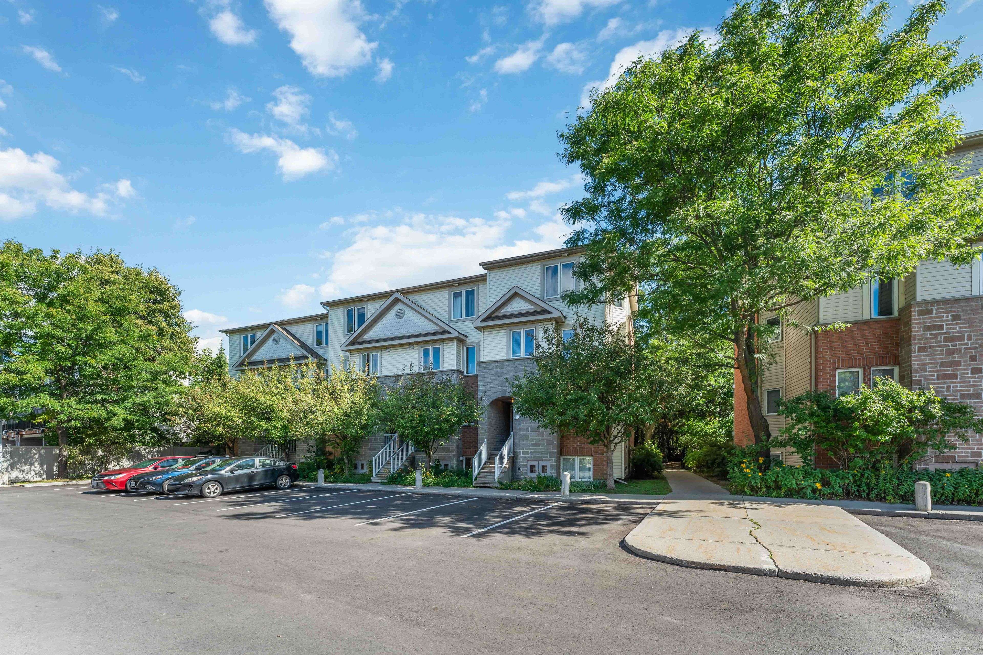 Cyrville - Carson Grove - Pineview, ON K1J 1K7,67 Strathaven Private