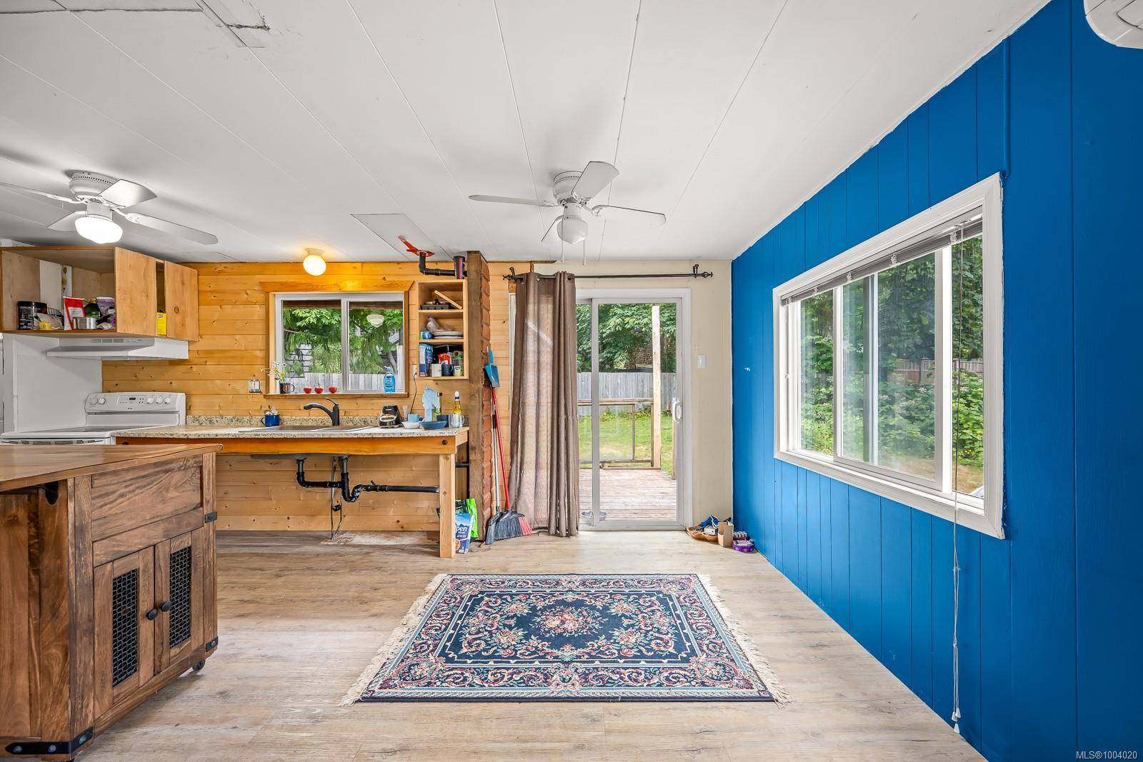 Fanny Bay, BC V0R 1W0,7865 Ships Point Rd