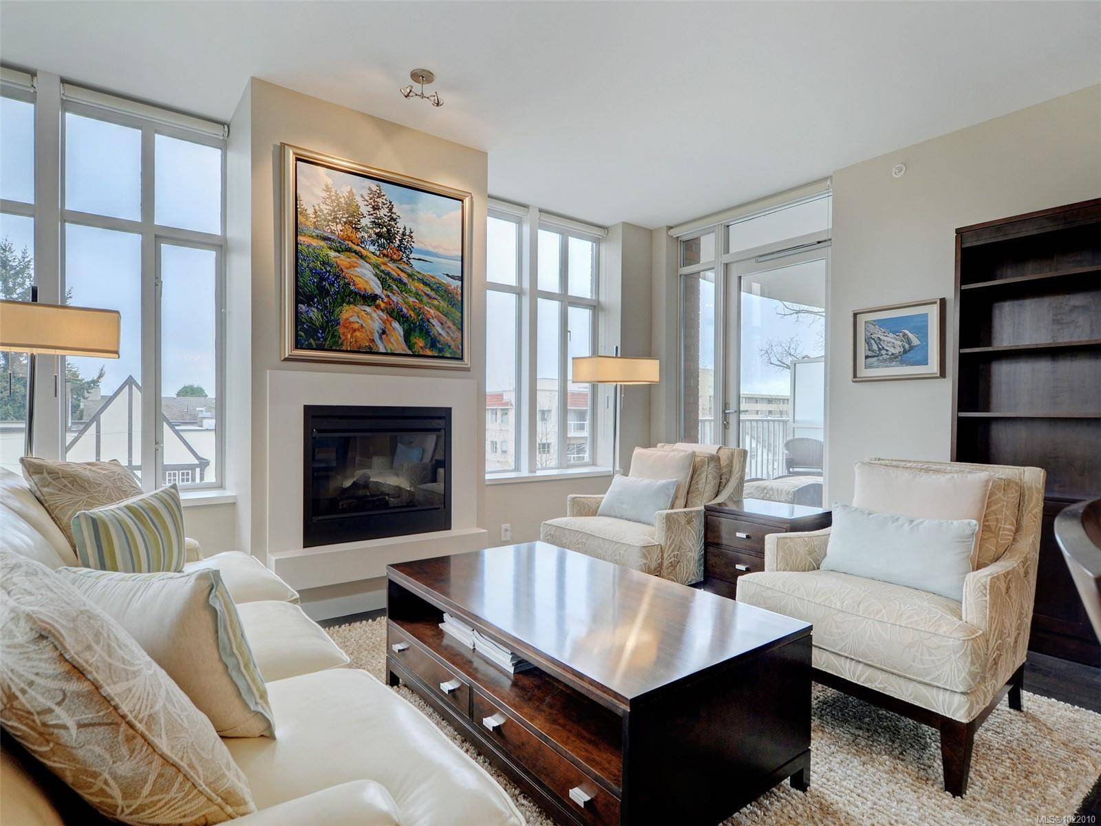 Victoria, BC V8V 3G7,999 Burdett Ave #311