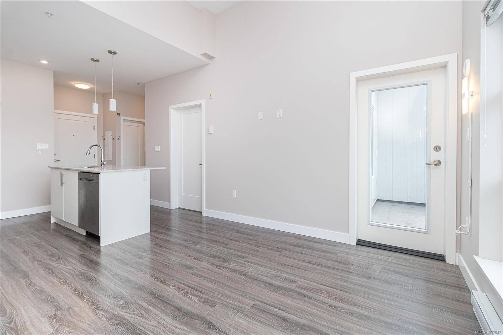 Saanich, BC V8X 0B1,1020 Inverness Rd #504