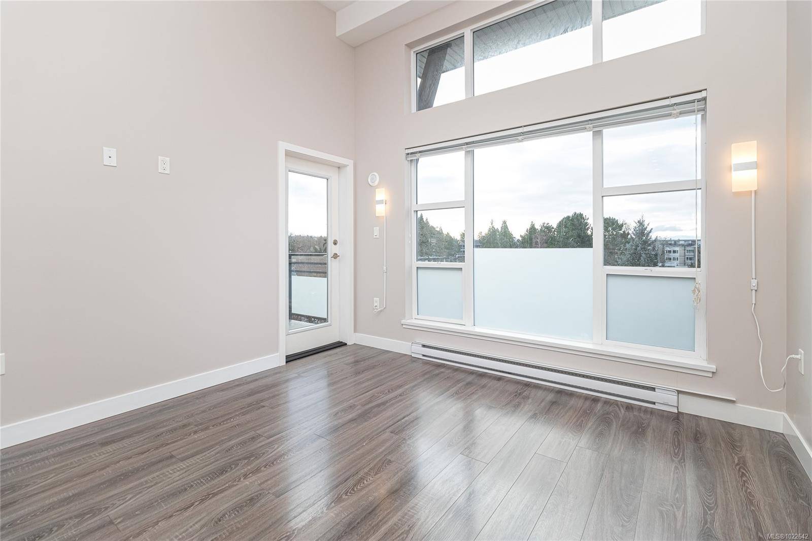 Saanich, BC V8X 0B1,1020 Inverness Rd #504