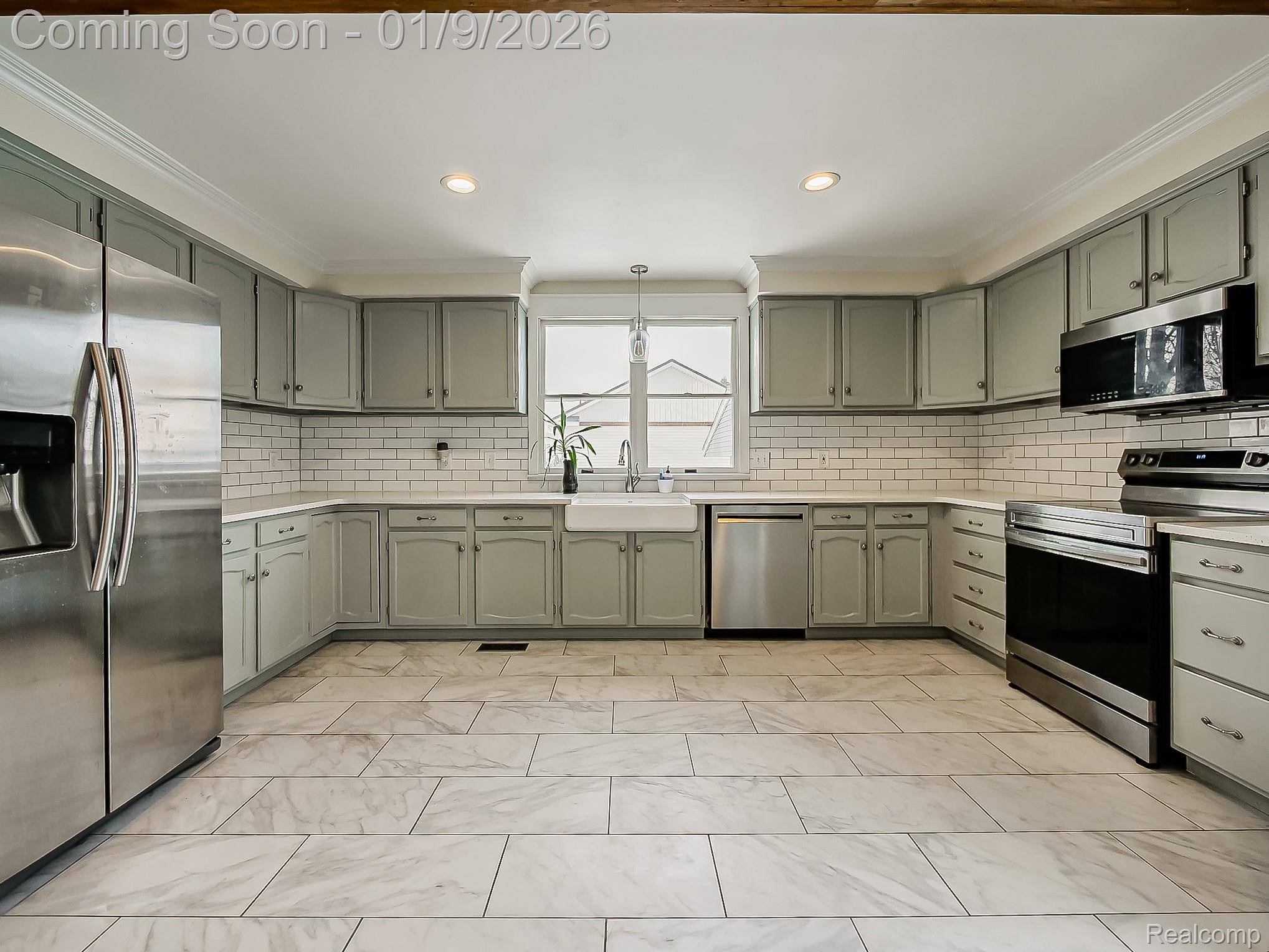 Clawson, MI 48017,124 Leroy AVE