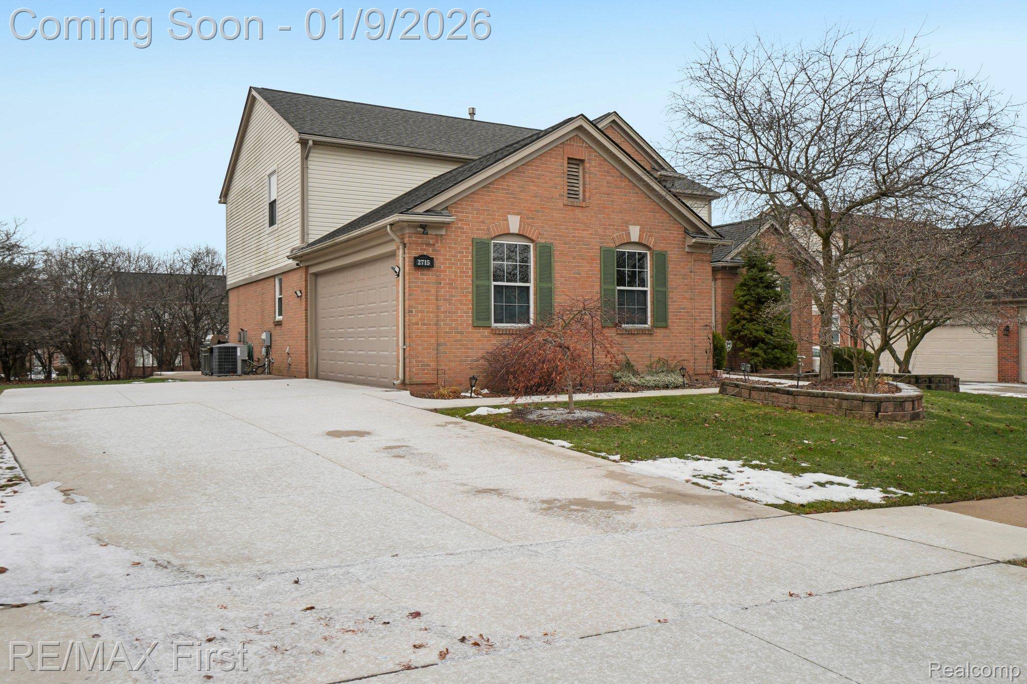 Rochester Hills, MI 48307,2715 Fox Woods LN