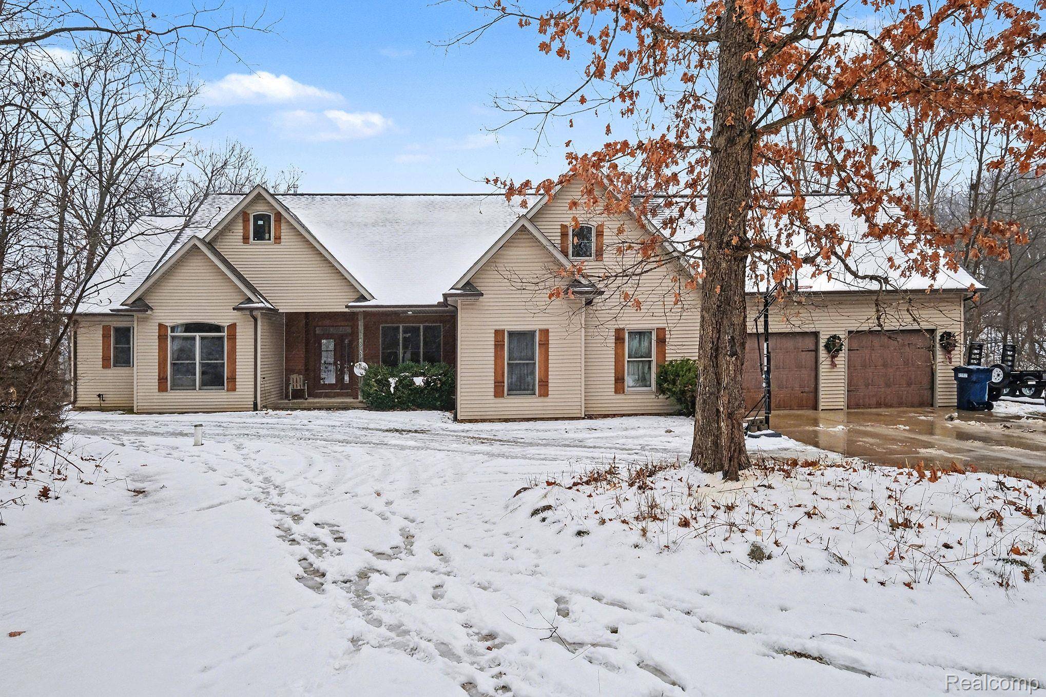 Fenton, MI 48430,10151 Walnut Shores DR