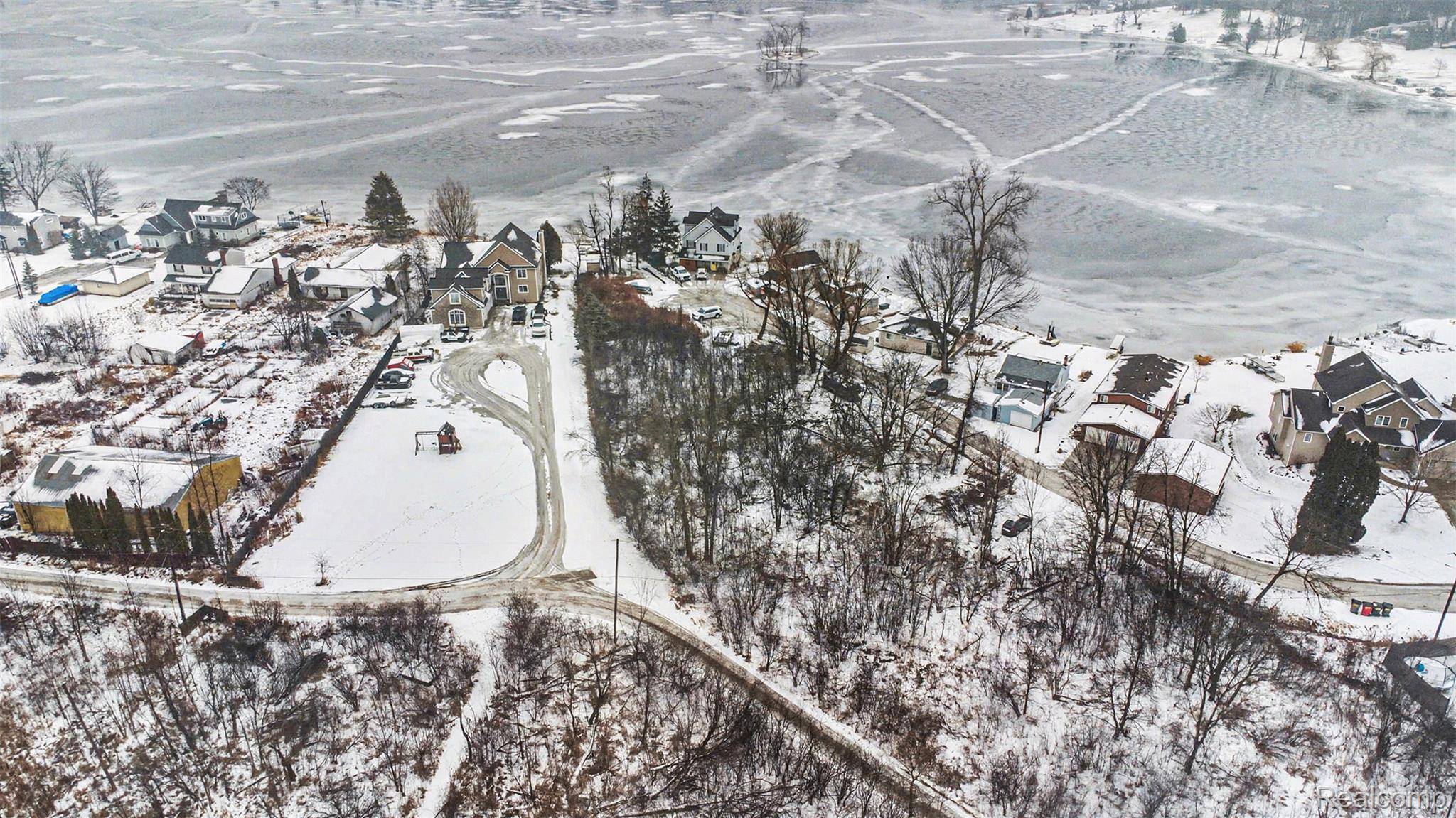 Fenton, MI 48430,10151 Walnut Shores DR