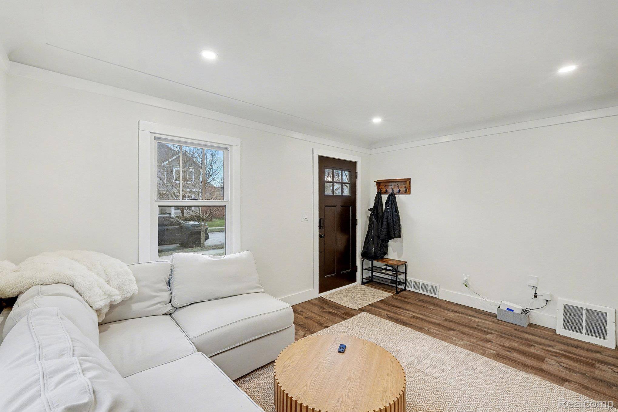 Berkley, MI 48072,2142 Dorothea RD