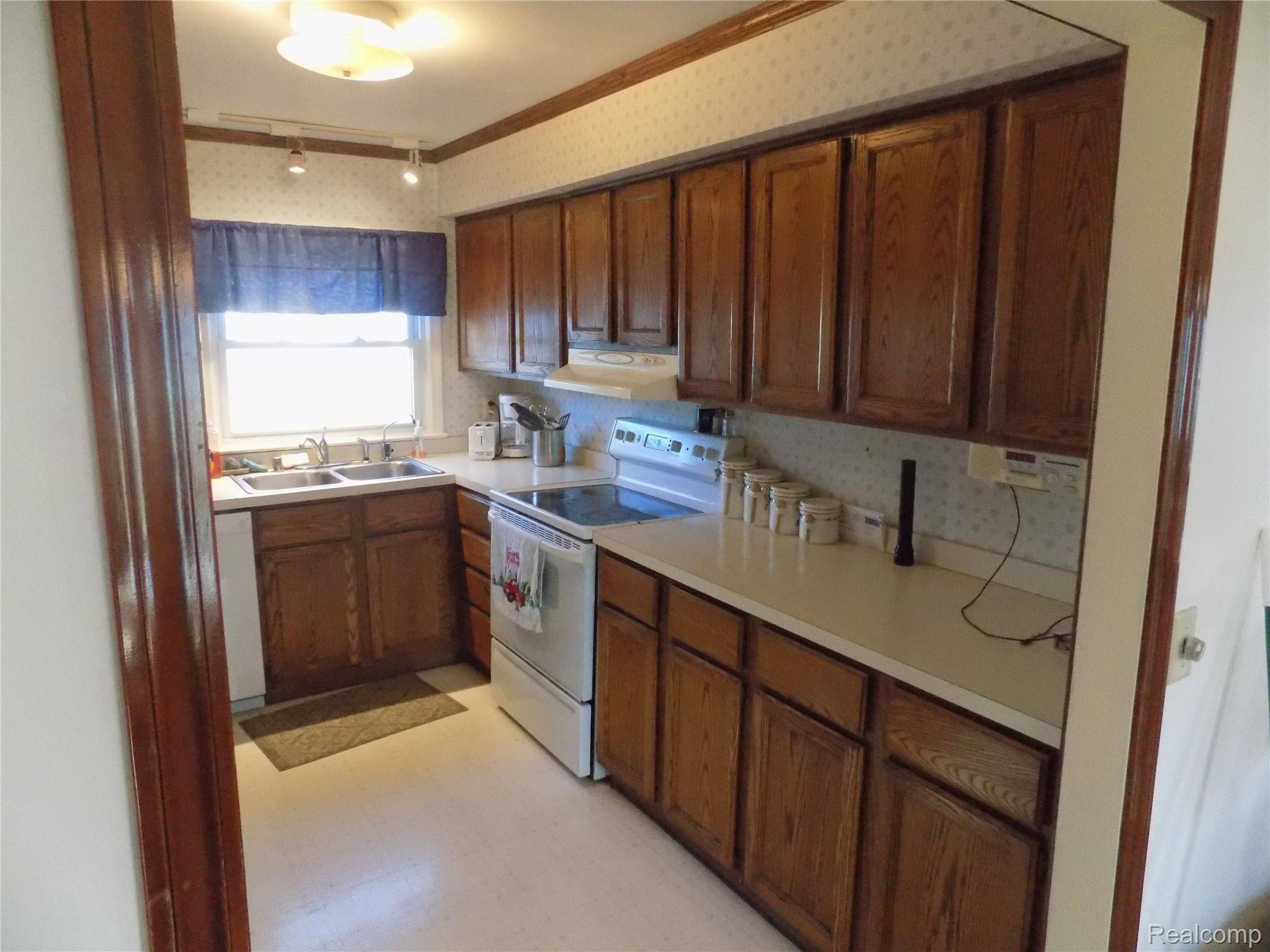 South Lyon, MI 48178,520 Whipple ST