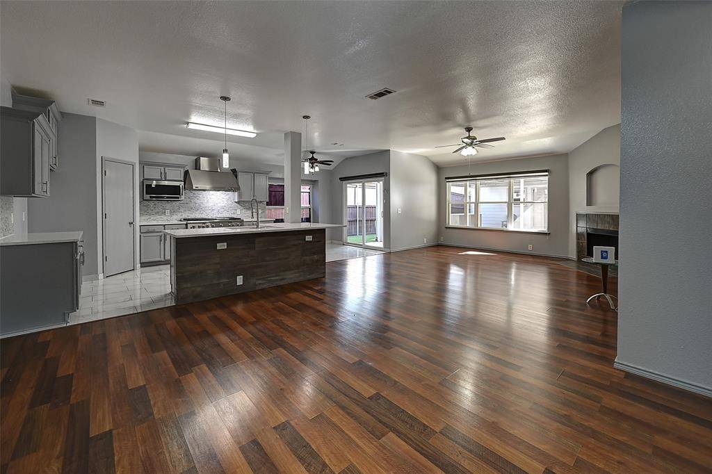 Dallas, TX 75217,7018 Petty Lane