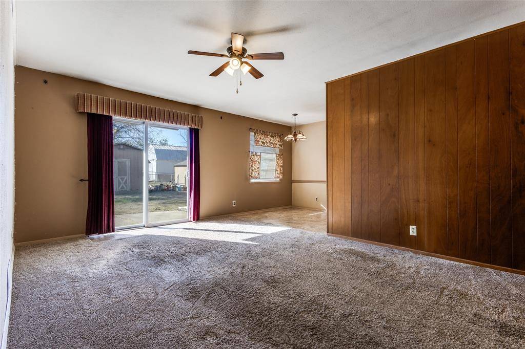 Gunter, TX 75058,113 E Oak Street