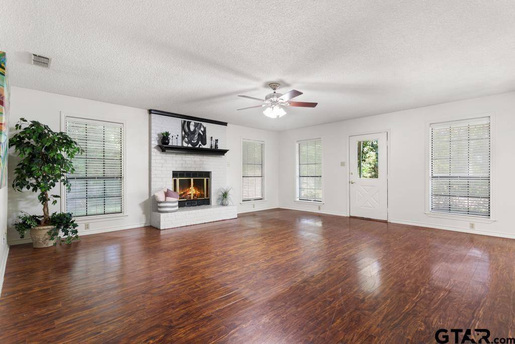 Hideaway, TX 75771,1656 Pineview Lane