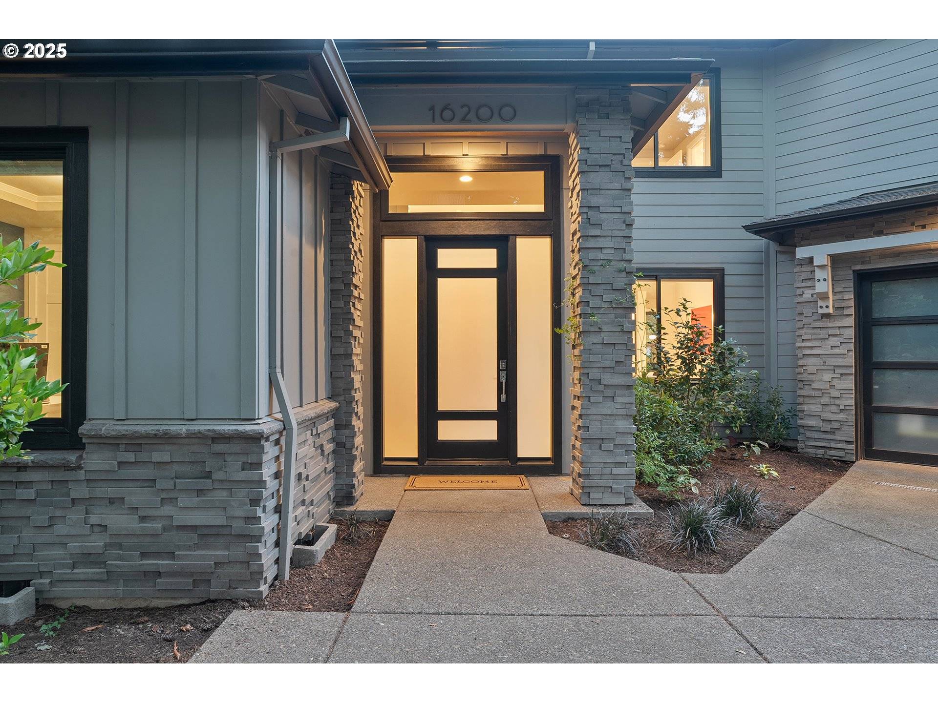 Lake Oswego, OR 97035,16200 WALUGA DR