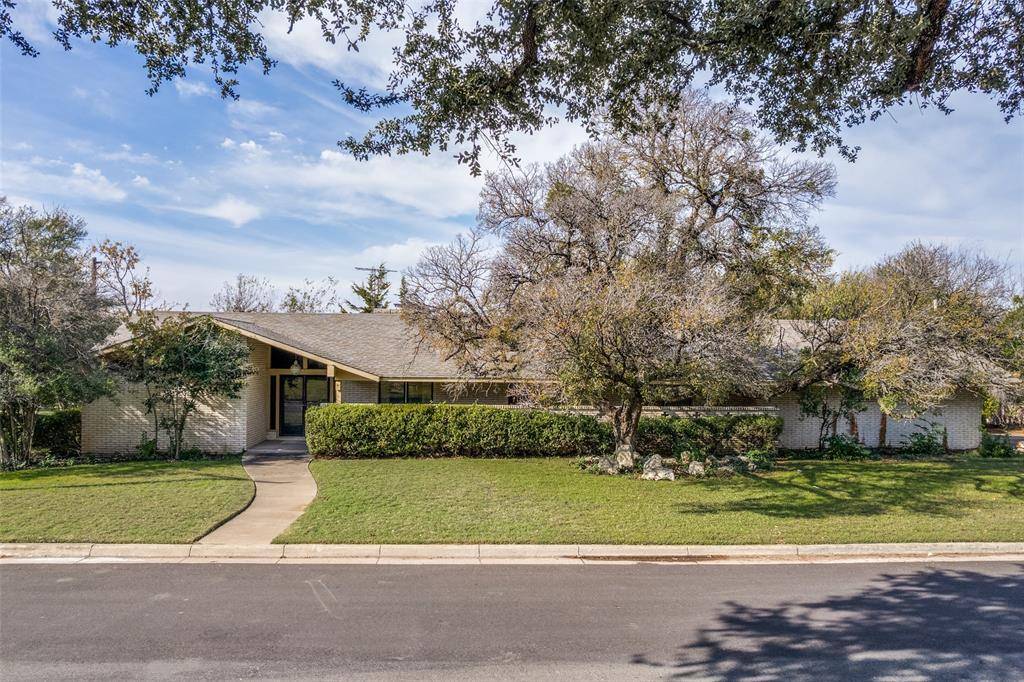 Fort Worth, TX 76109,3412 Autumn Drive