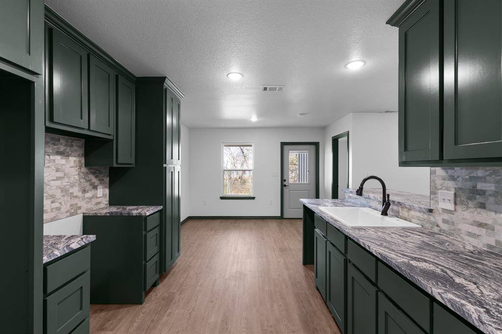 Nocona, TX 76255,303 E Bois D Arc