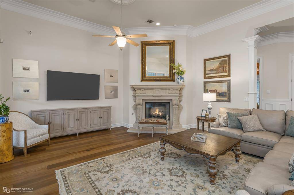 Bossier City, LA 71111,200 Evangeline Walk