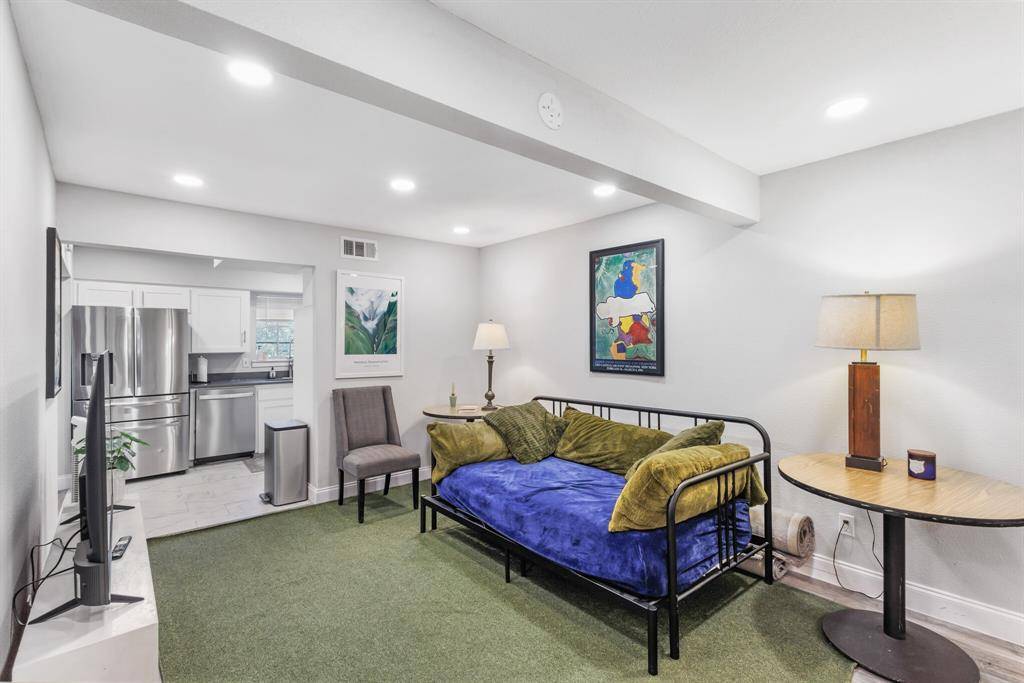 Dallas, TX 75206,5818 E University Boulevard #236