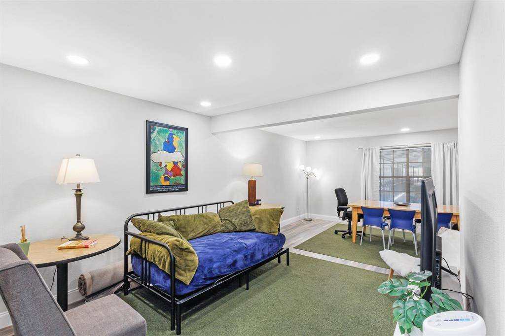 Dallas, TX 75206,5818 E University Boulevard #236