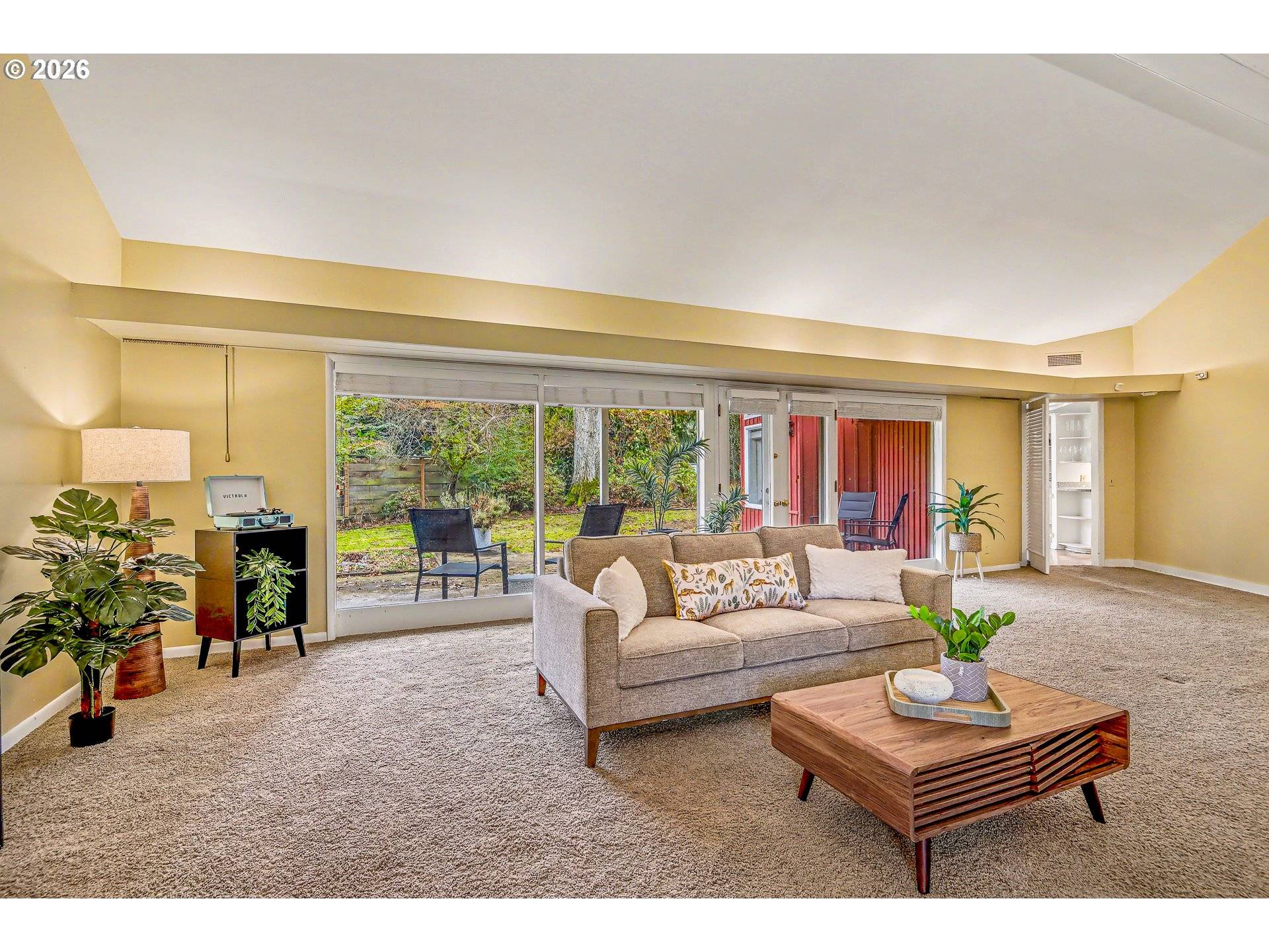 Eugene, OR 97401,2453 PIONEER PIKE