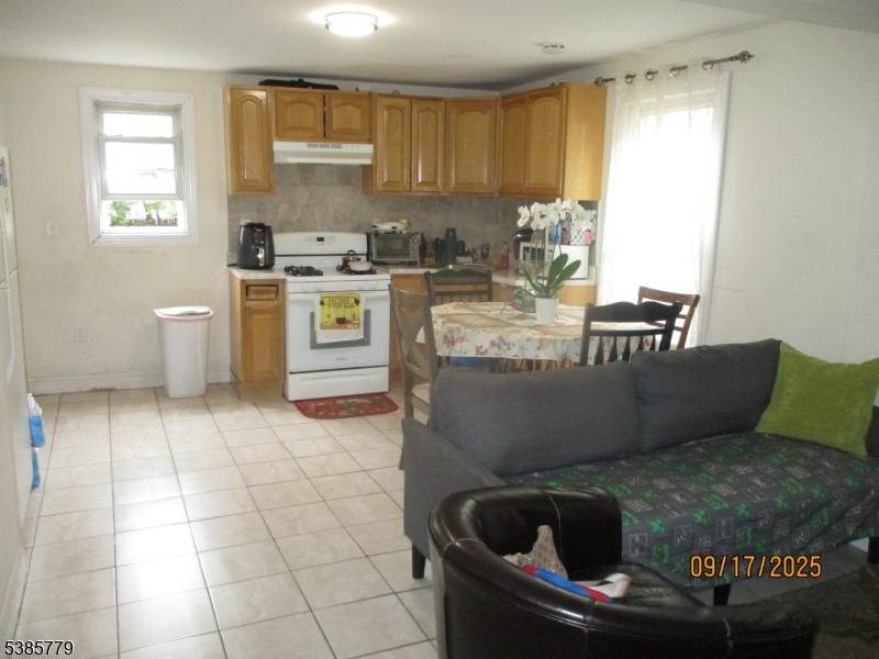 Newark City, NJ 07105,7 Kossuth St