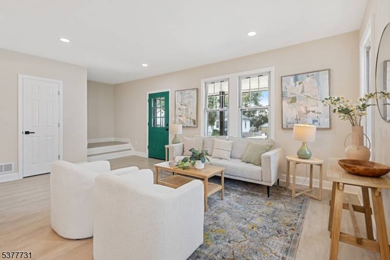 Hackensack City, NJ 07601,34 Emerald St