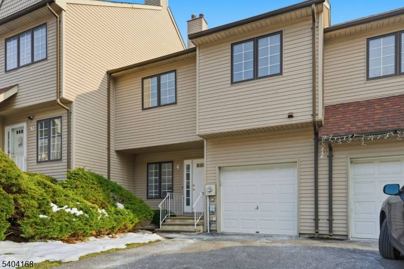 Boonton Town, NJ 07005,4 Deer Hill Ct