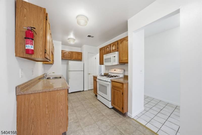 Boonton Town, NJ 07005,4 Deer Hill Ct