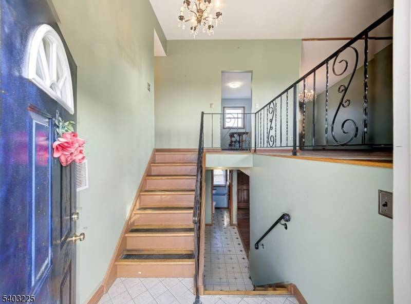 Manville Boro, NJ 08835,5 Clare Ct