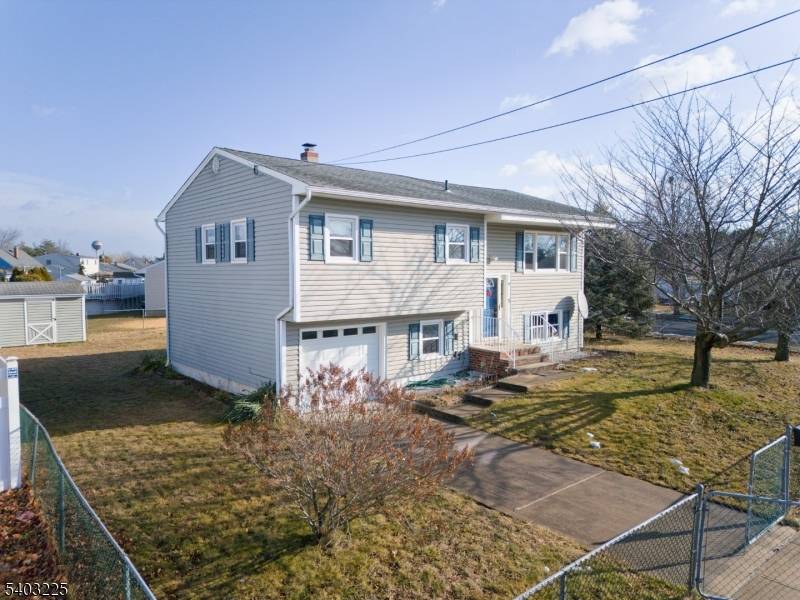 Manville Boro, NJ 08835,5 Clare Ct