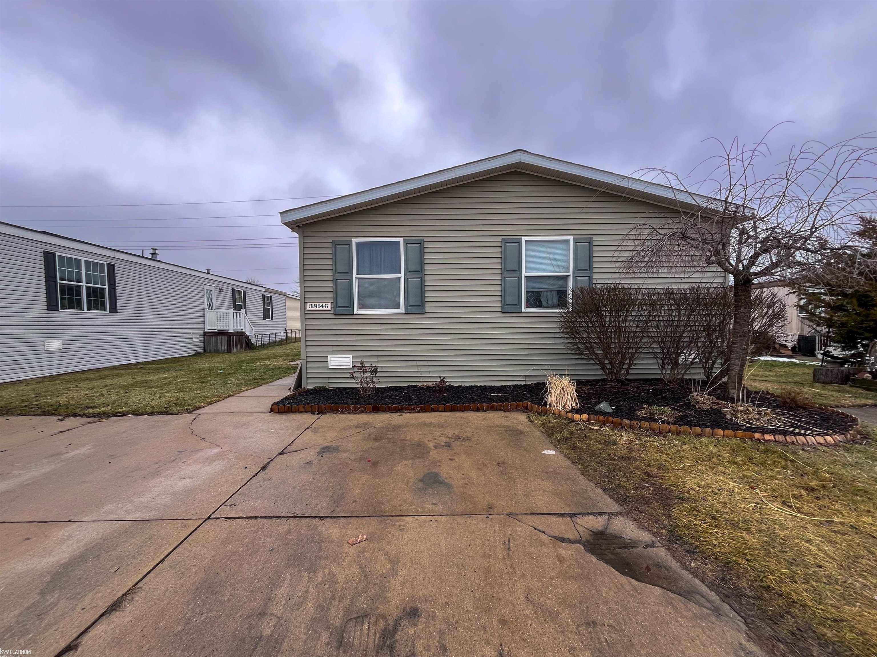 Clinton Township, MI 48038,38146 Saint Tropez DR