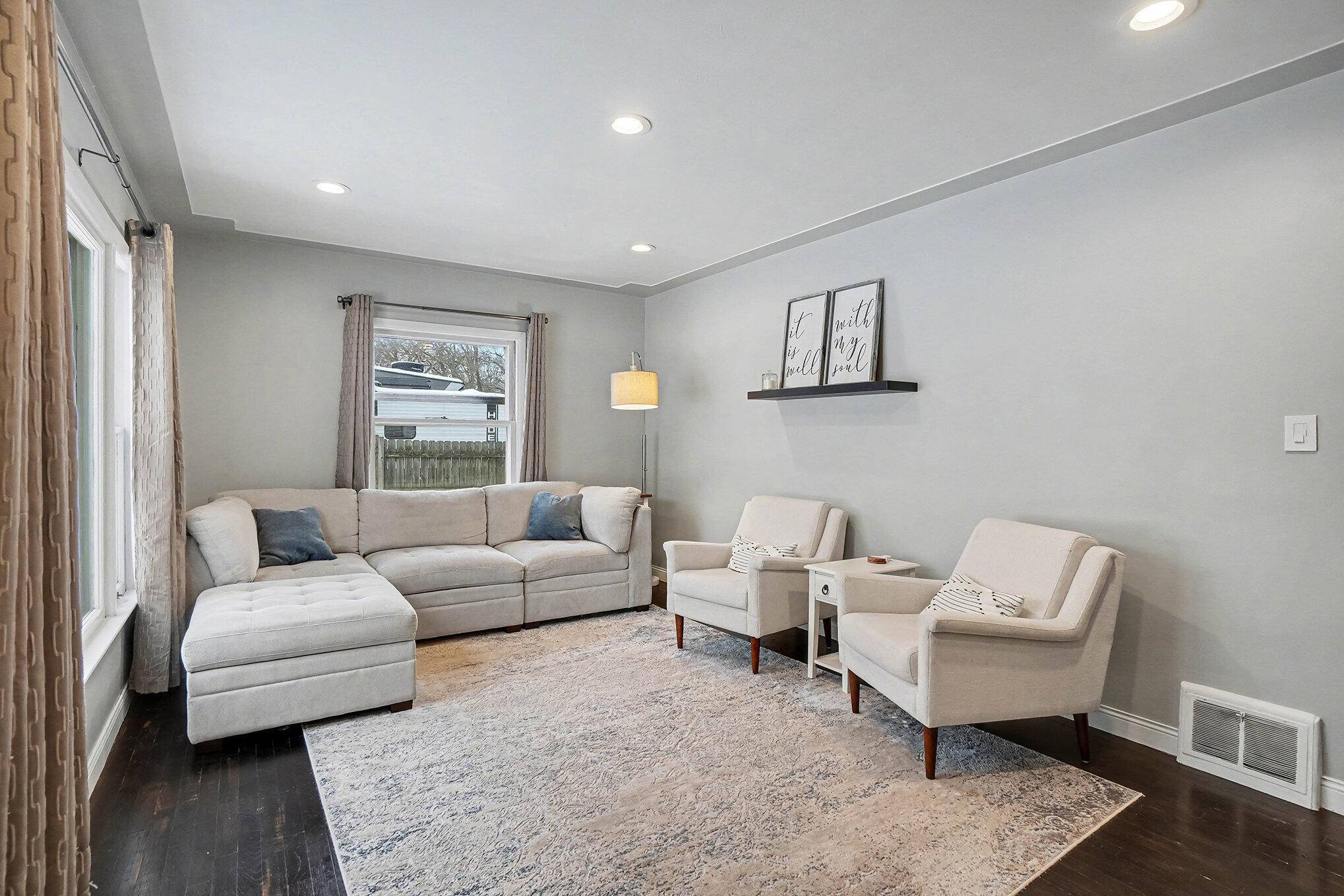 Holland, MI 49424,340 4th AVE