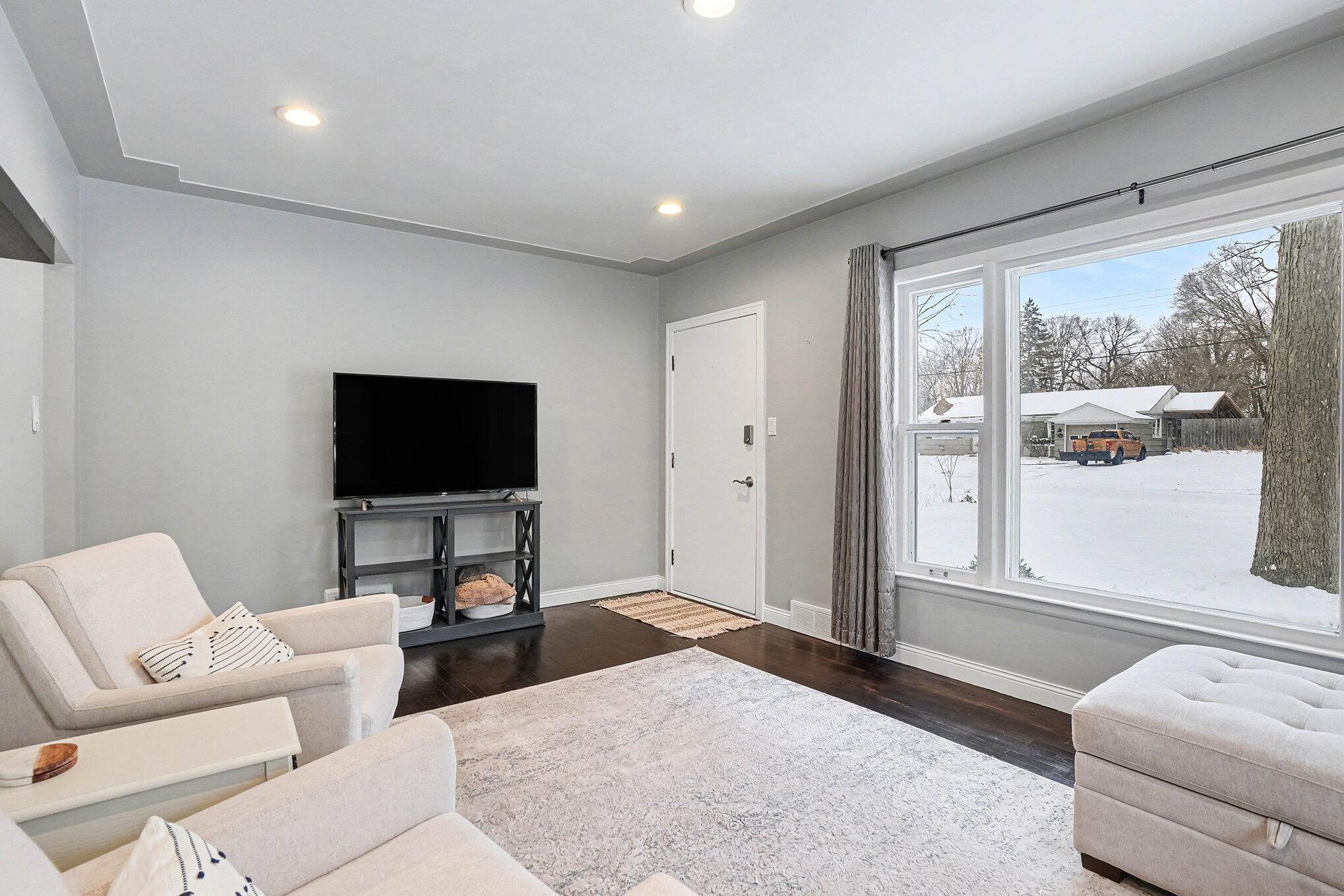 Holland, MI 49424,340 4th AVE