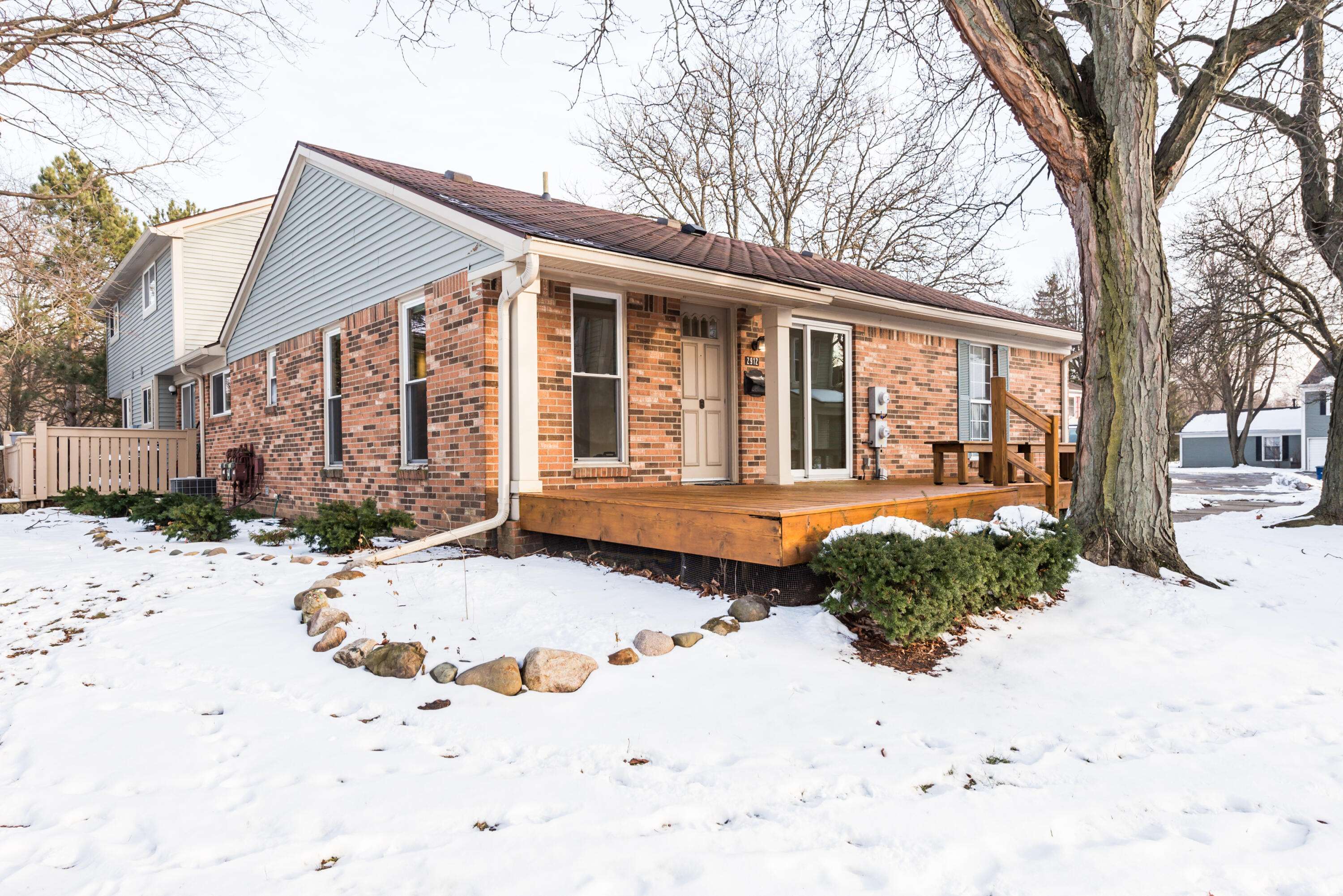 Ann Arbor, MI 48104,2912 Whittier CT