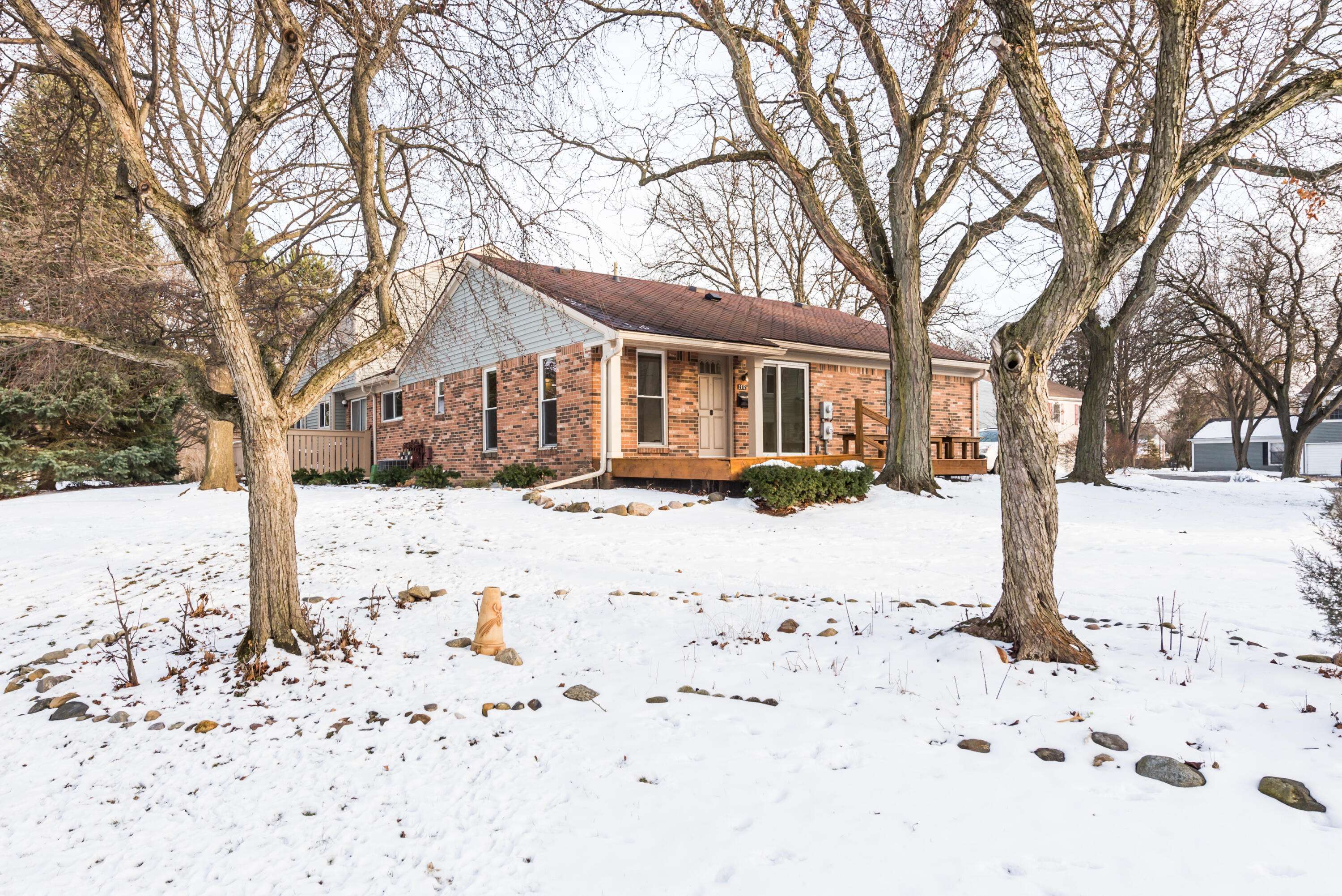 Ann Arbor, MI 48104,2912 Whittier CT