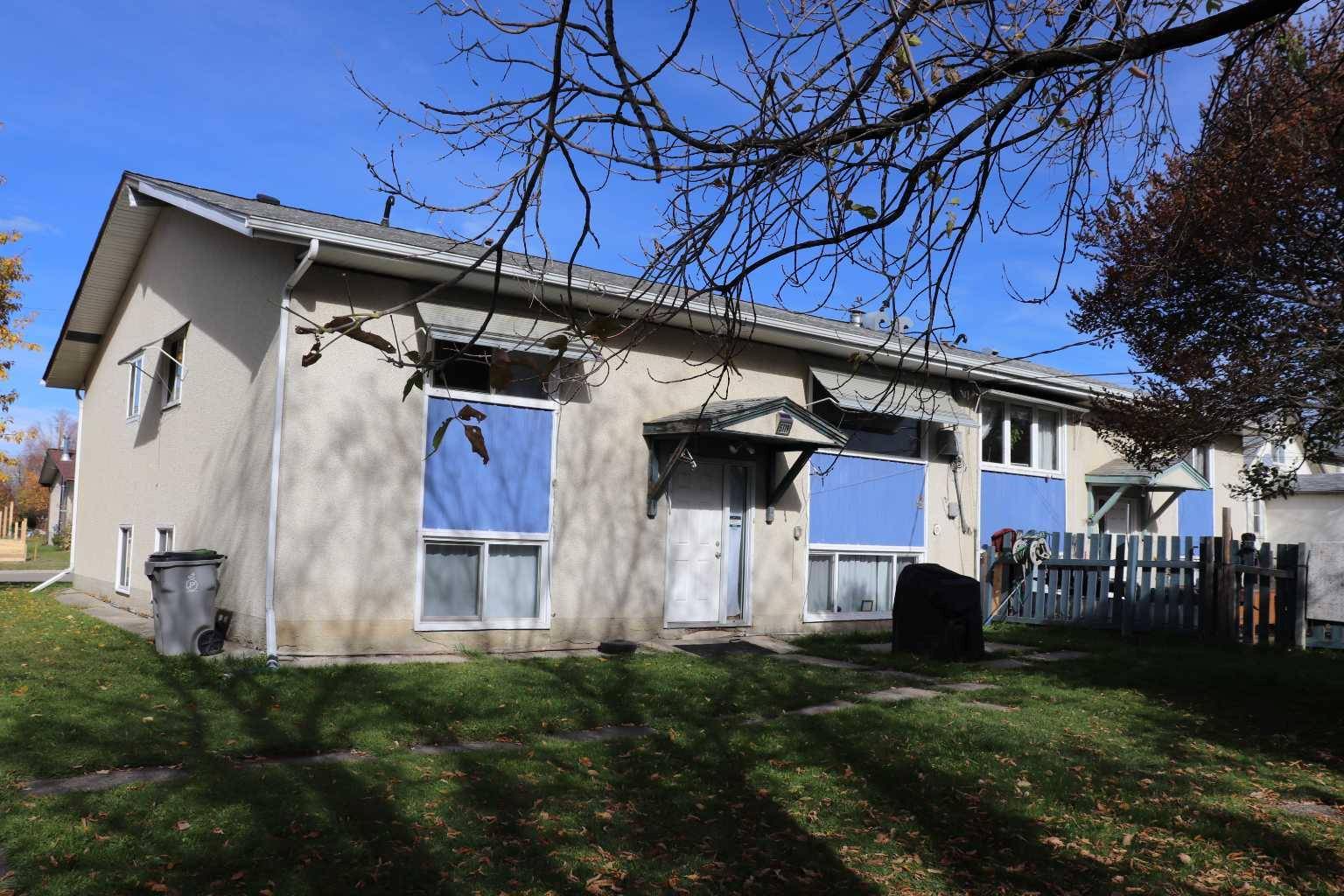 Edson, AB T7E 1V5,5115-5117-5119-5121 5 Avenue