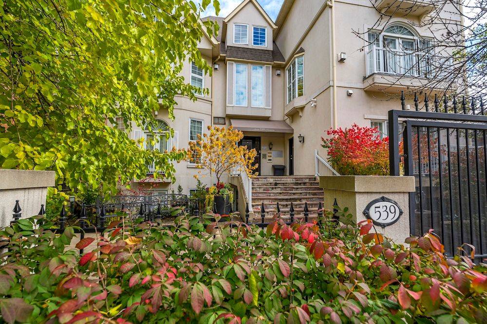 Toronto C08, ON M4Y 2H7,539 Jarvis ST #PH7