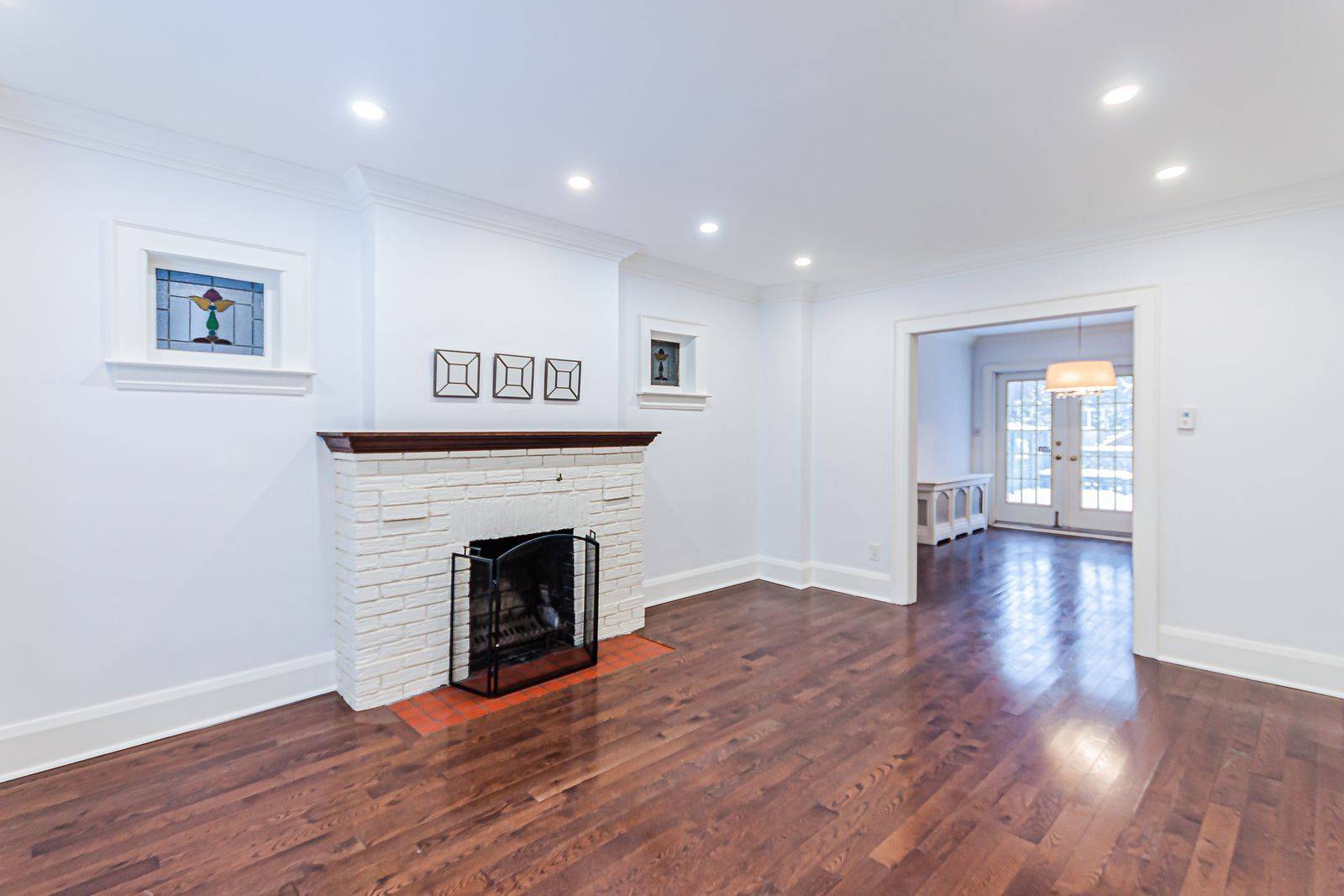 Toronto C04, ON M5N 1J8,526 Roselawn AVE