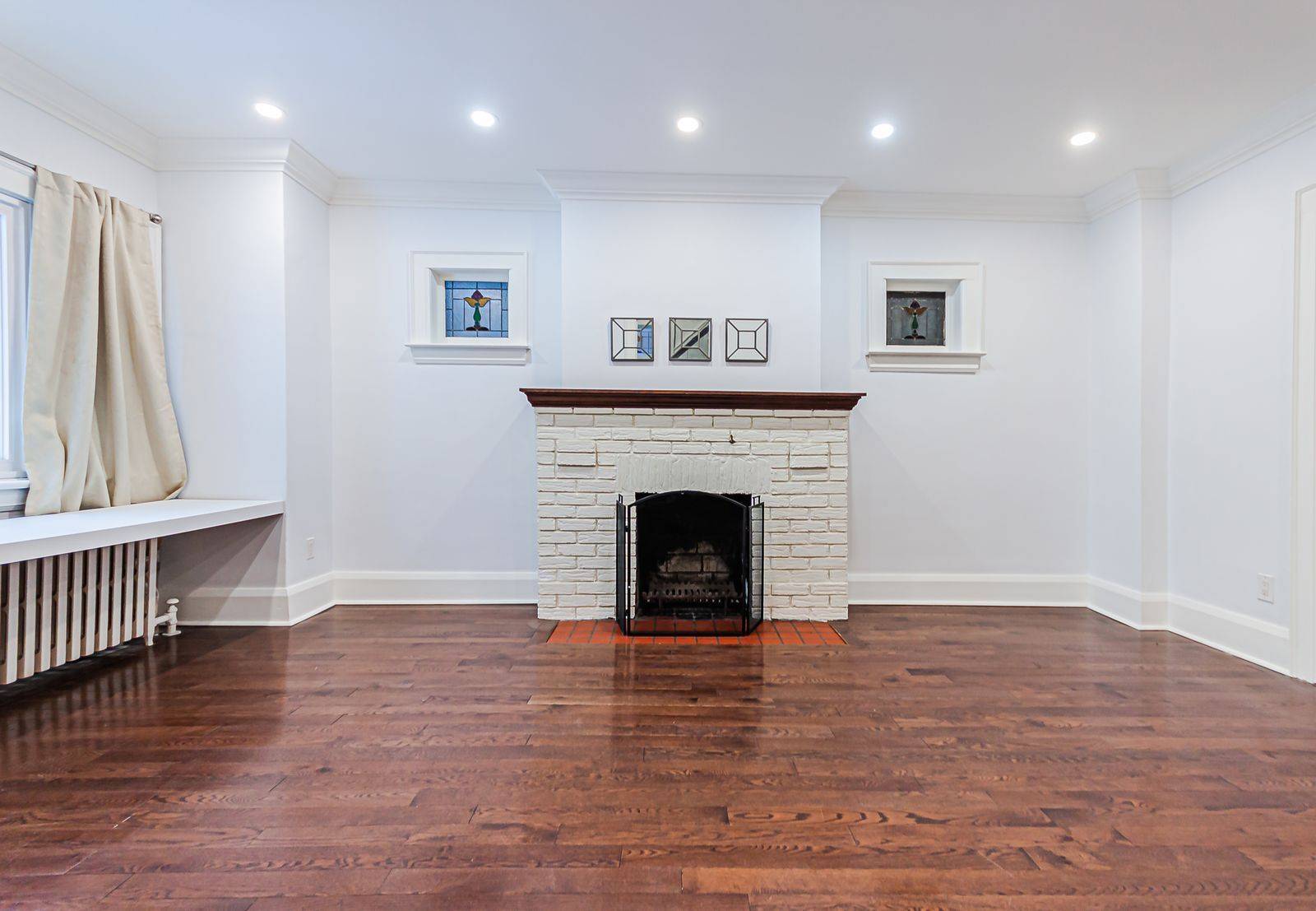 Toronto C04, ON M5N 1J8,526 Roselawn AVE