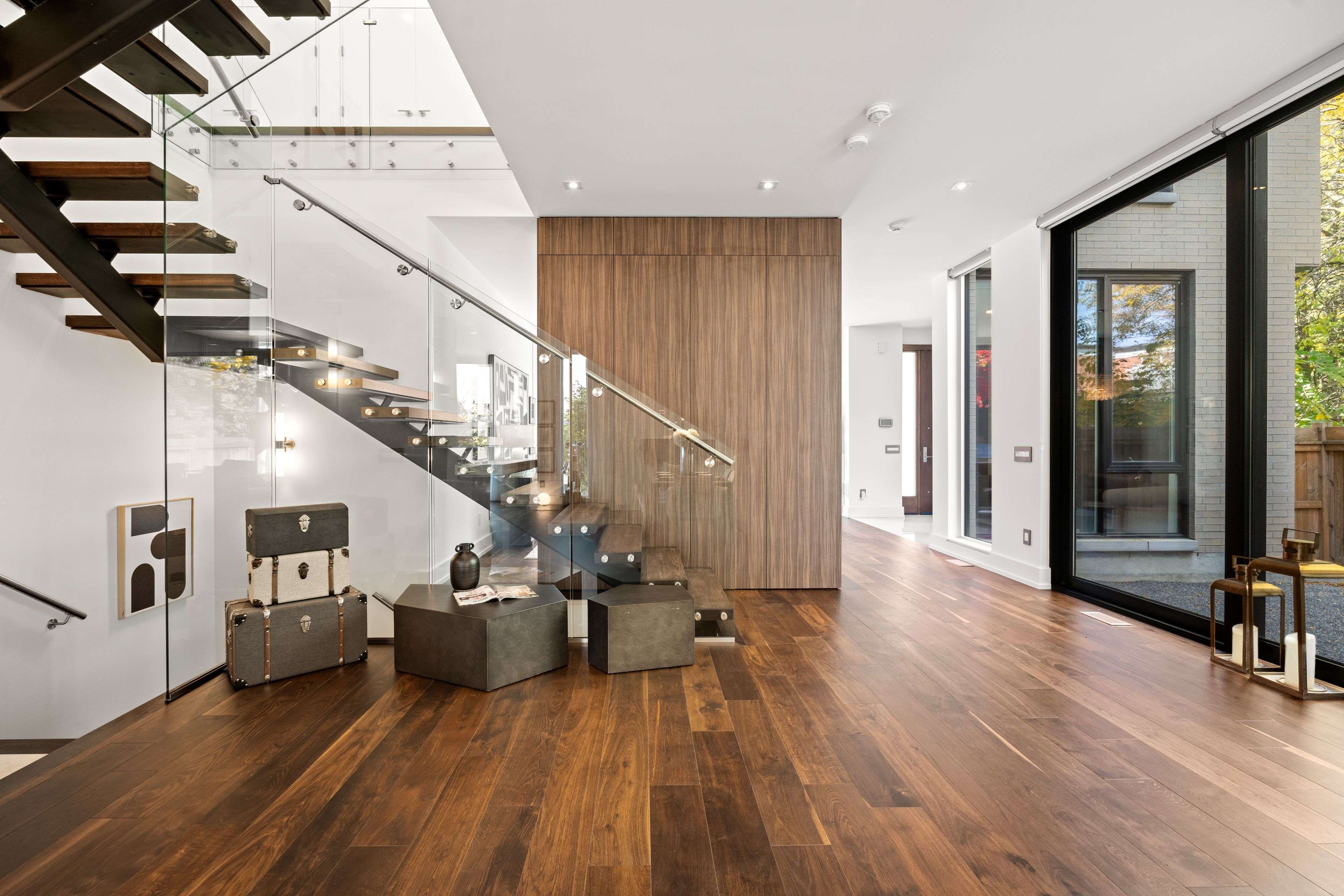 Toronto C12, ON M2P 0A5,15 Fairmeadow AVE