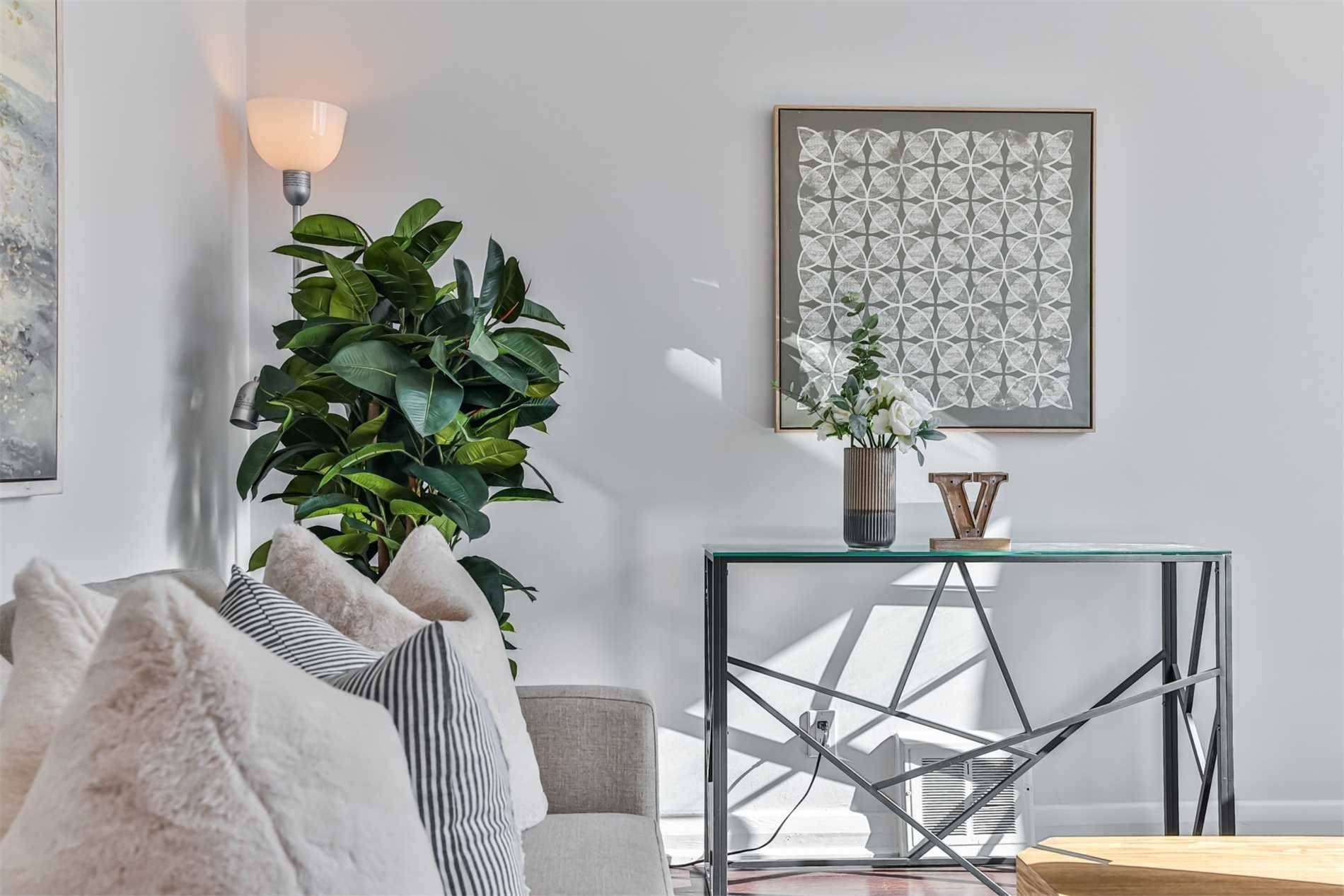 Toronto C14, ON M2N 4R9,184 Finch AVE E