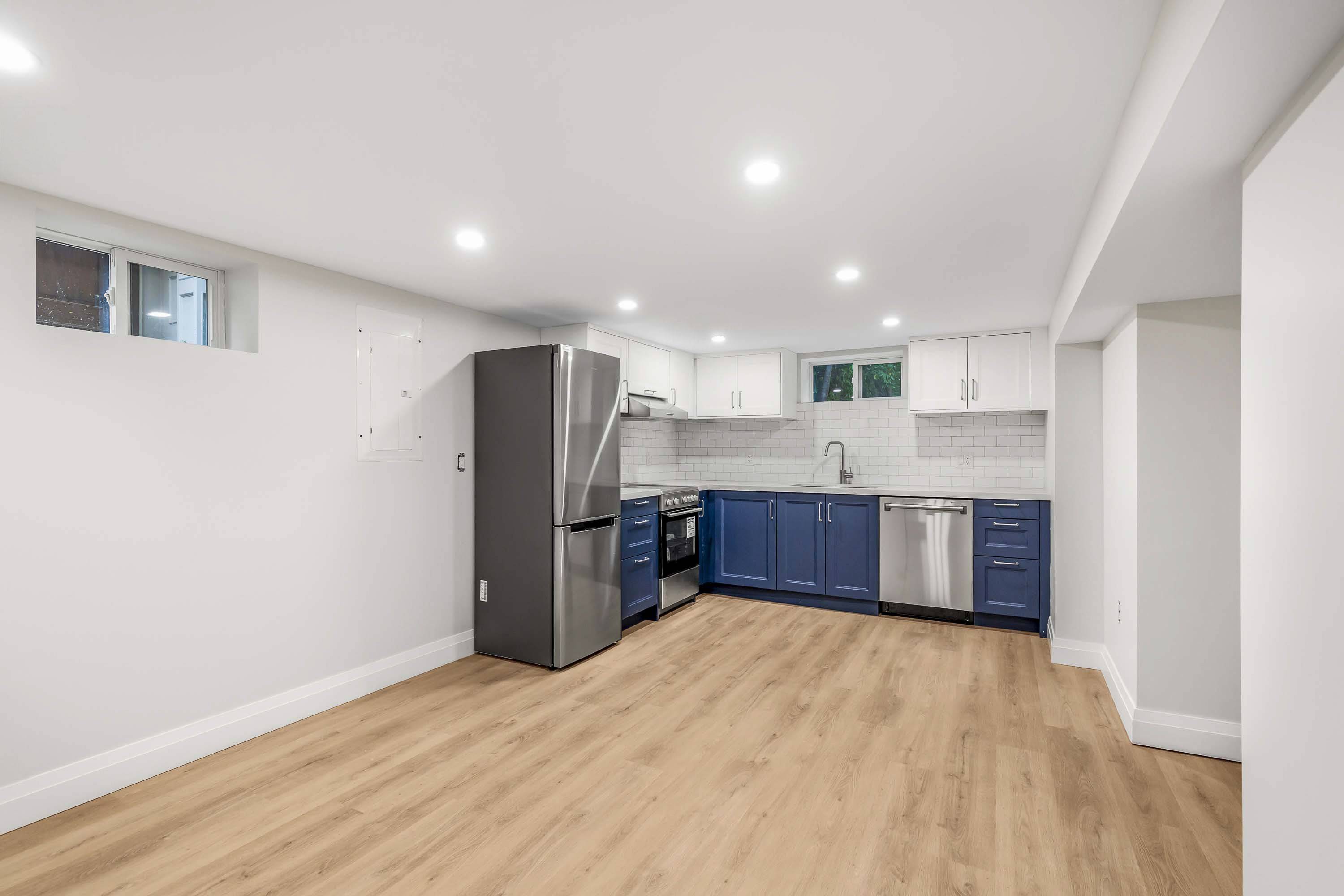 Toronto C10, ON M4S 1P8,116 Manor RD E #Lower