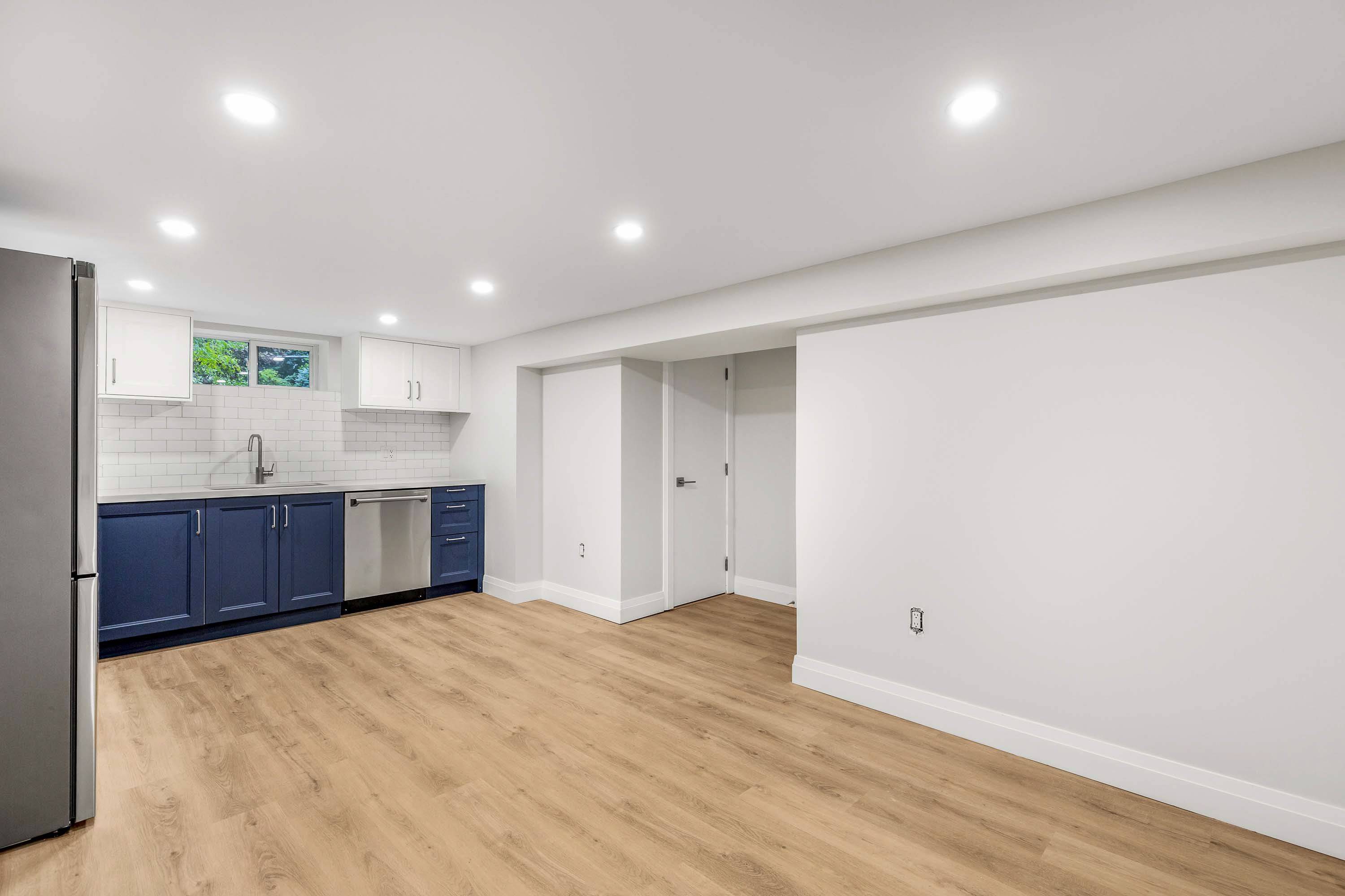 Toronto C10, ON M4S 1P8,116 Manor RD E #Lower