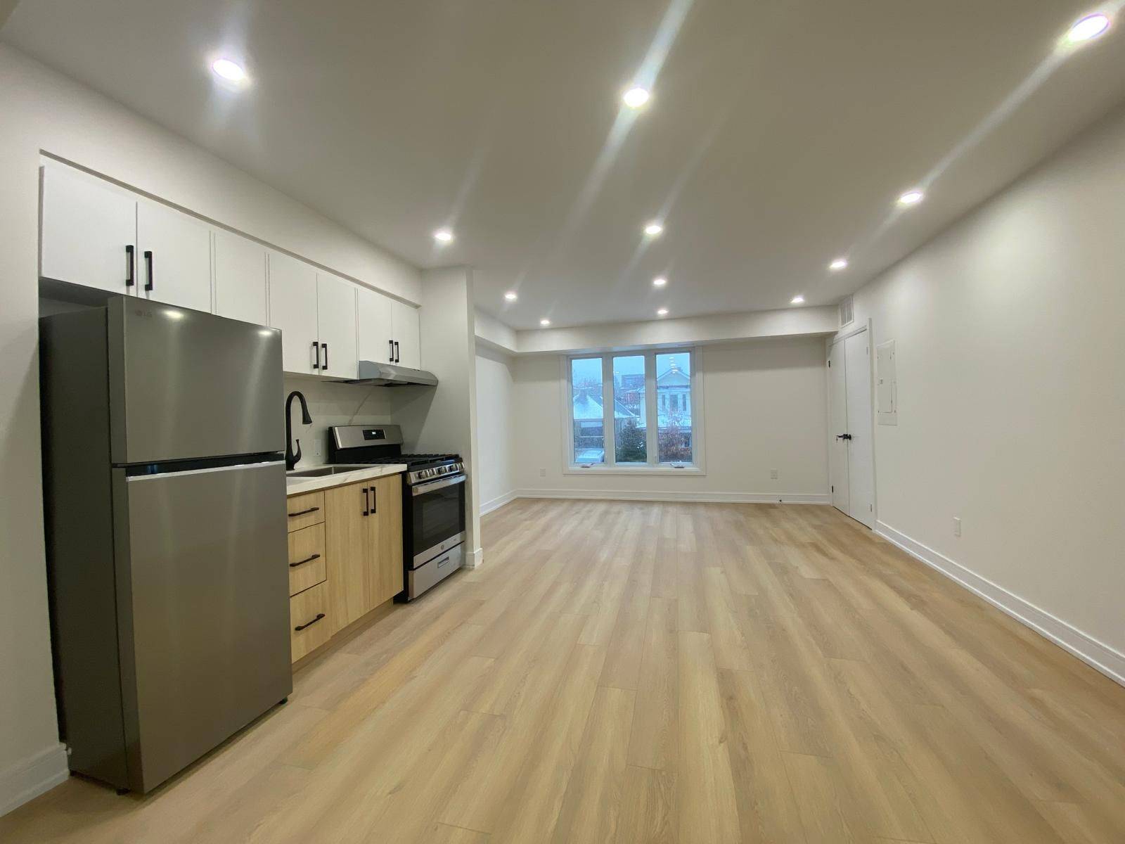 Toronto C03, ON M6E 3L2,462 Northcliffe BLVD #2