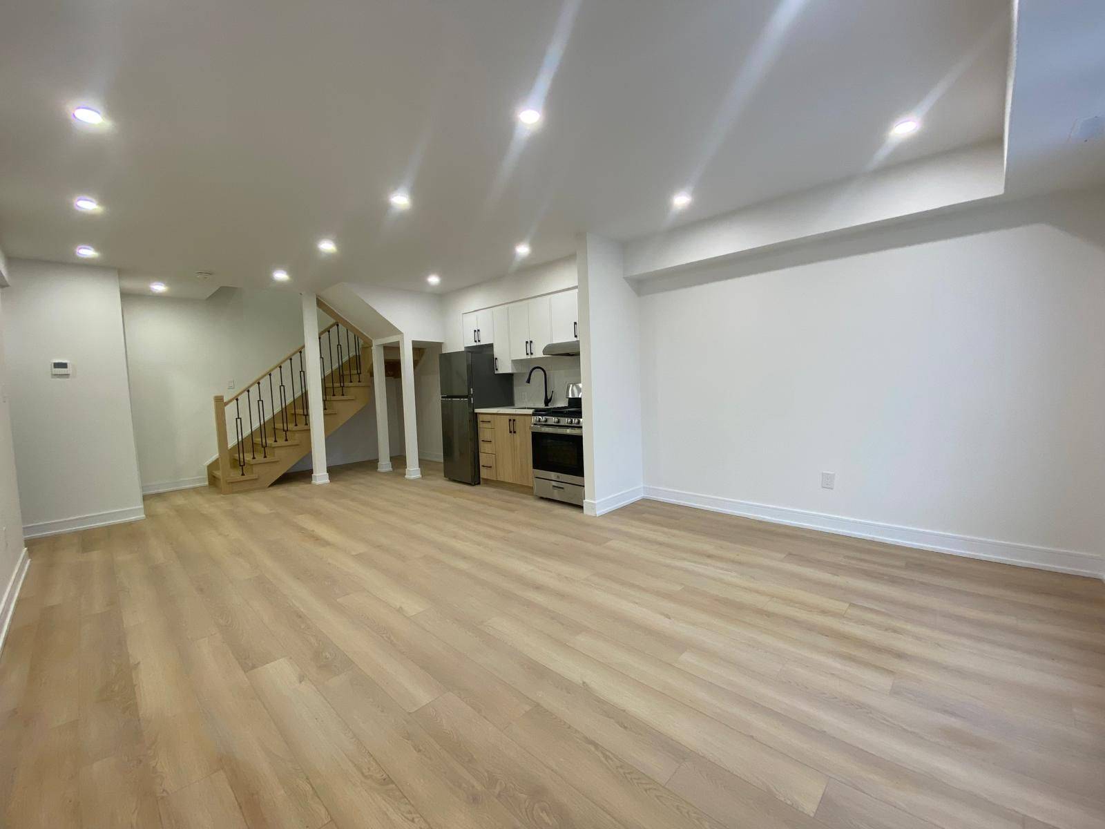 Toronto C03, ON M6E 3L2,462 Northcliffe BLVD #2