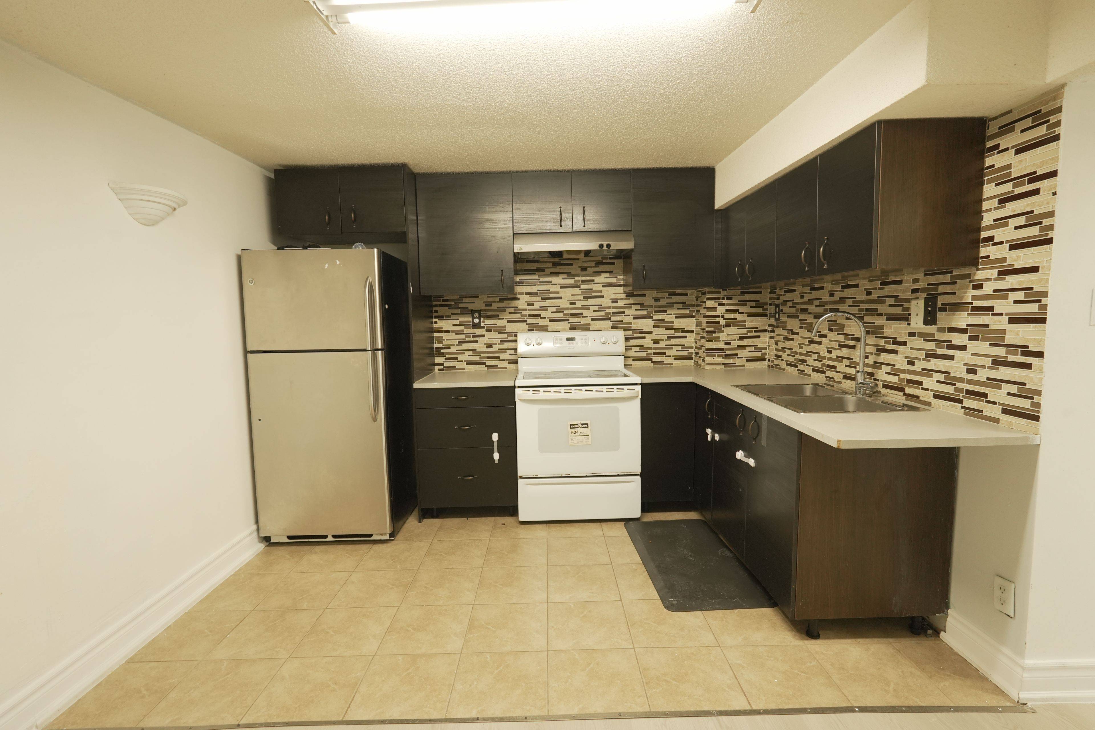 Toronto E10, ON M1C 3Y4,151 Calverley TRL #Bsmnt