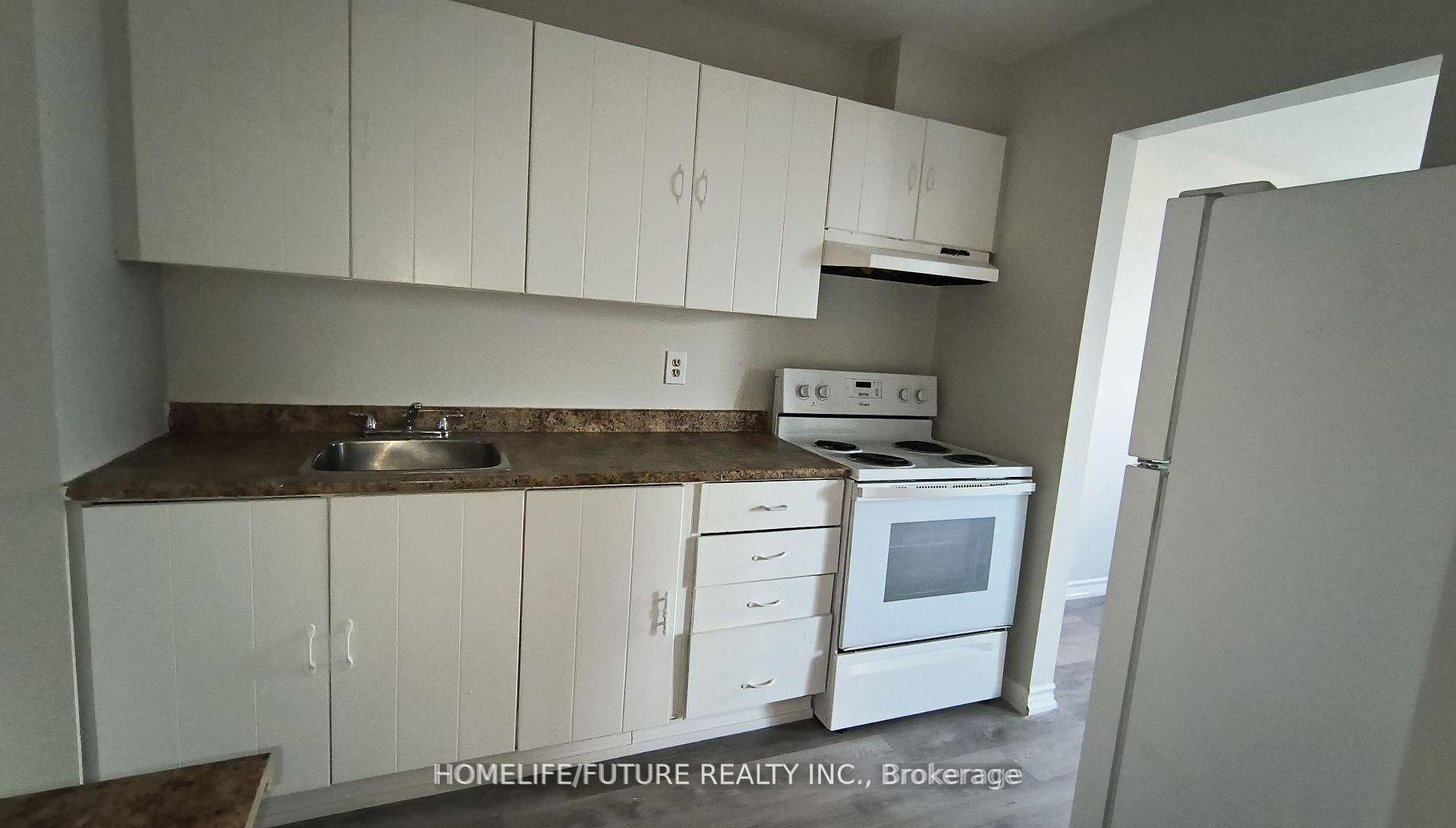 Oshawa, ON L1H 3N2,560 Bloor ST E #404