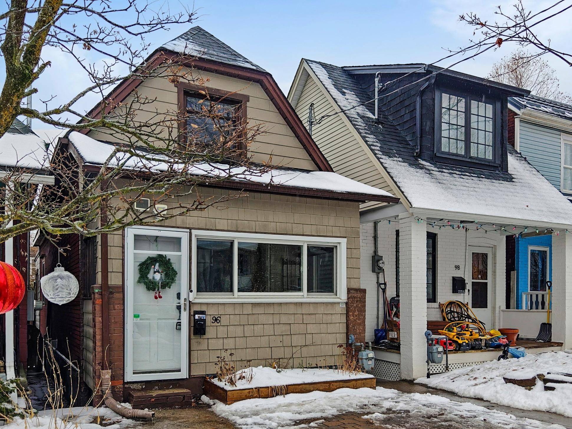 Toronto E03, ON M4C 4H6,96 Coleridge AVE