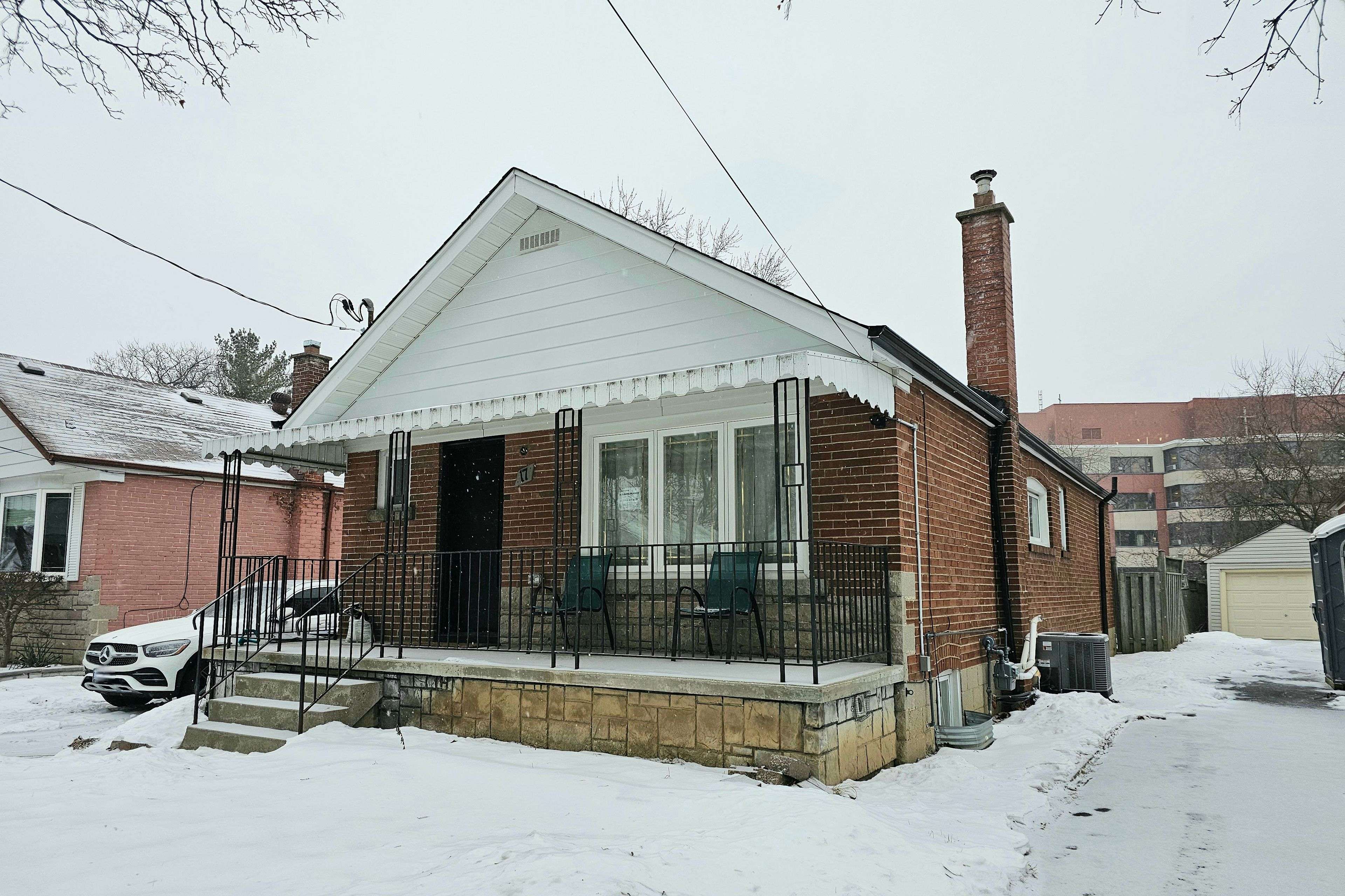 Toronto E04, ON M1L 3R7,17 Rockelm RD #BSMT
